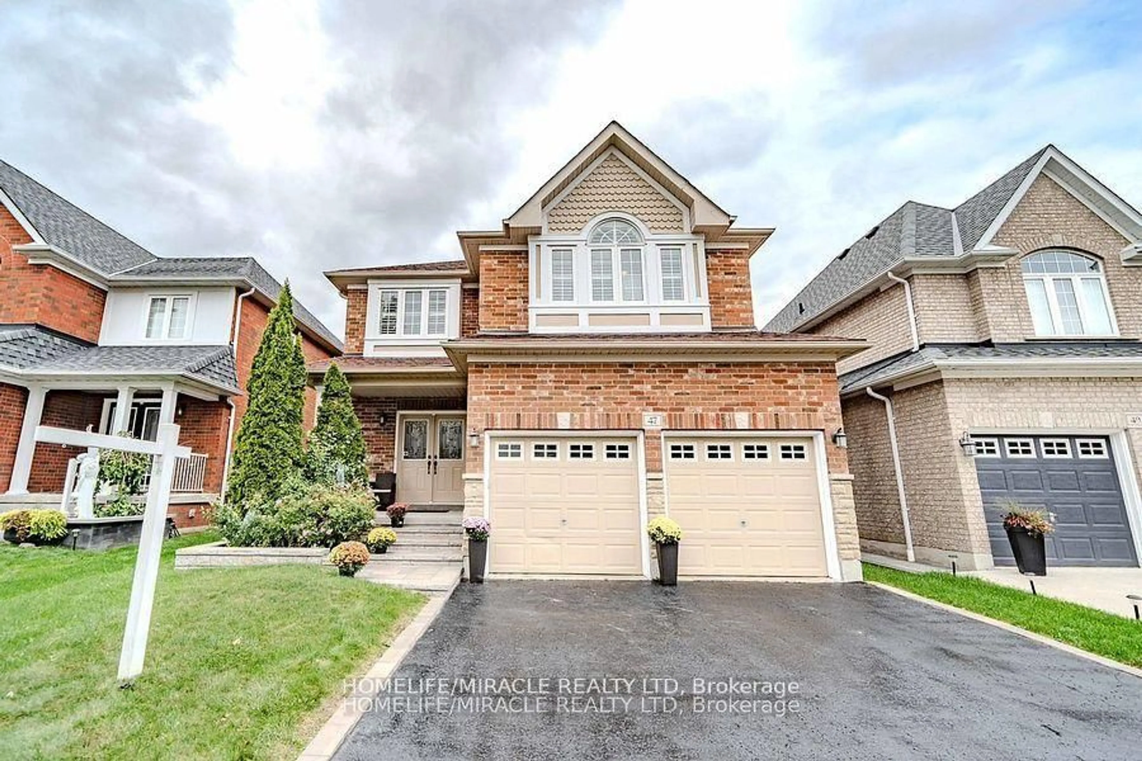 Home with brick exterior material, street for 47 Gabrielle Cres, Whitby Ontario L1R 3M5