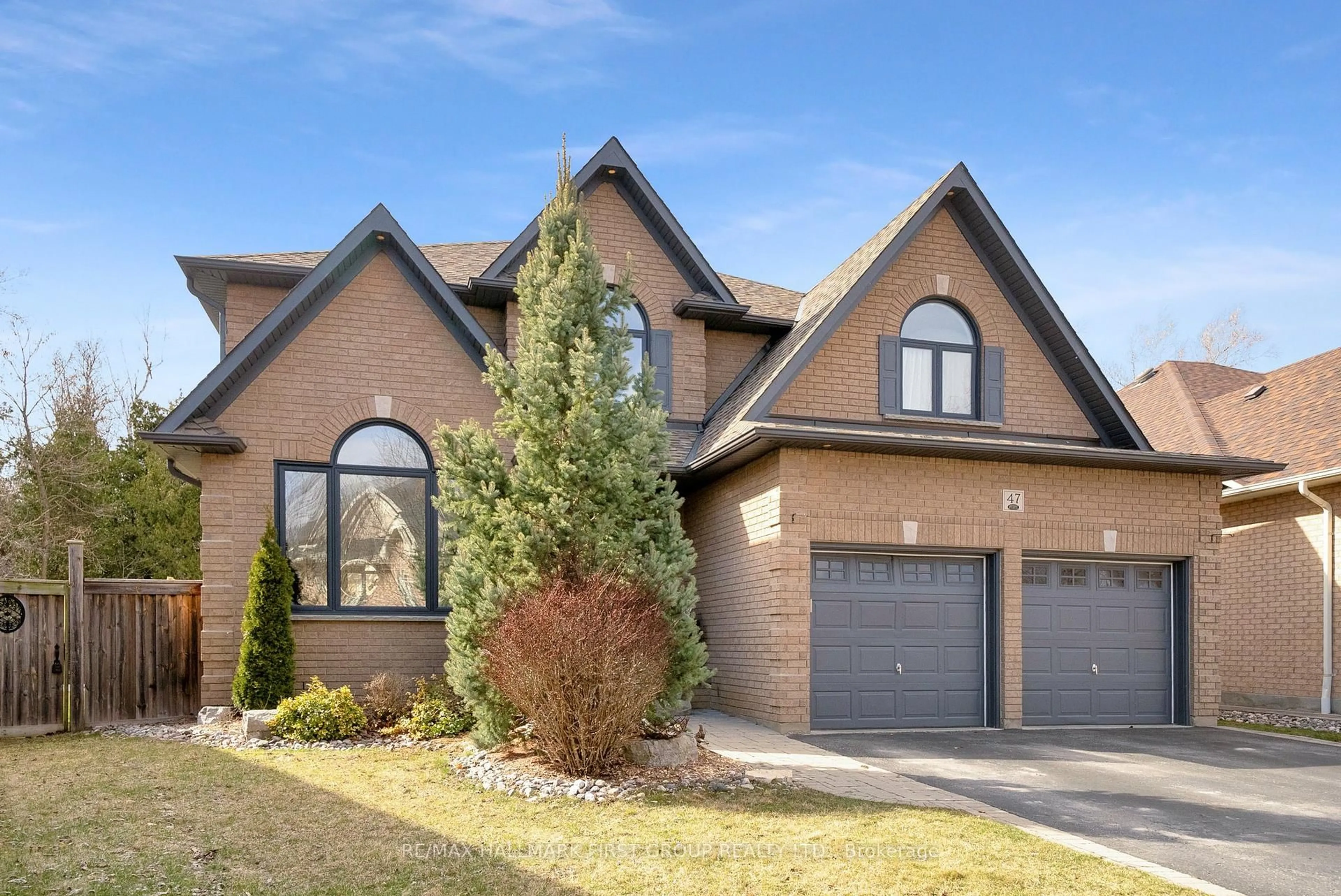 Home with brick exterior material, street for 47 Pebblebrook Cres, Whitby Ontario L1R 3P3