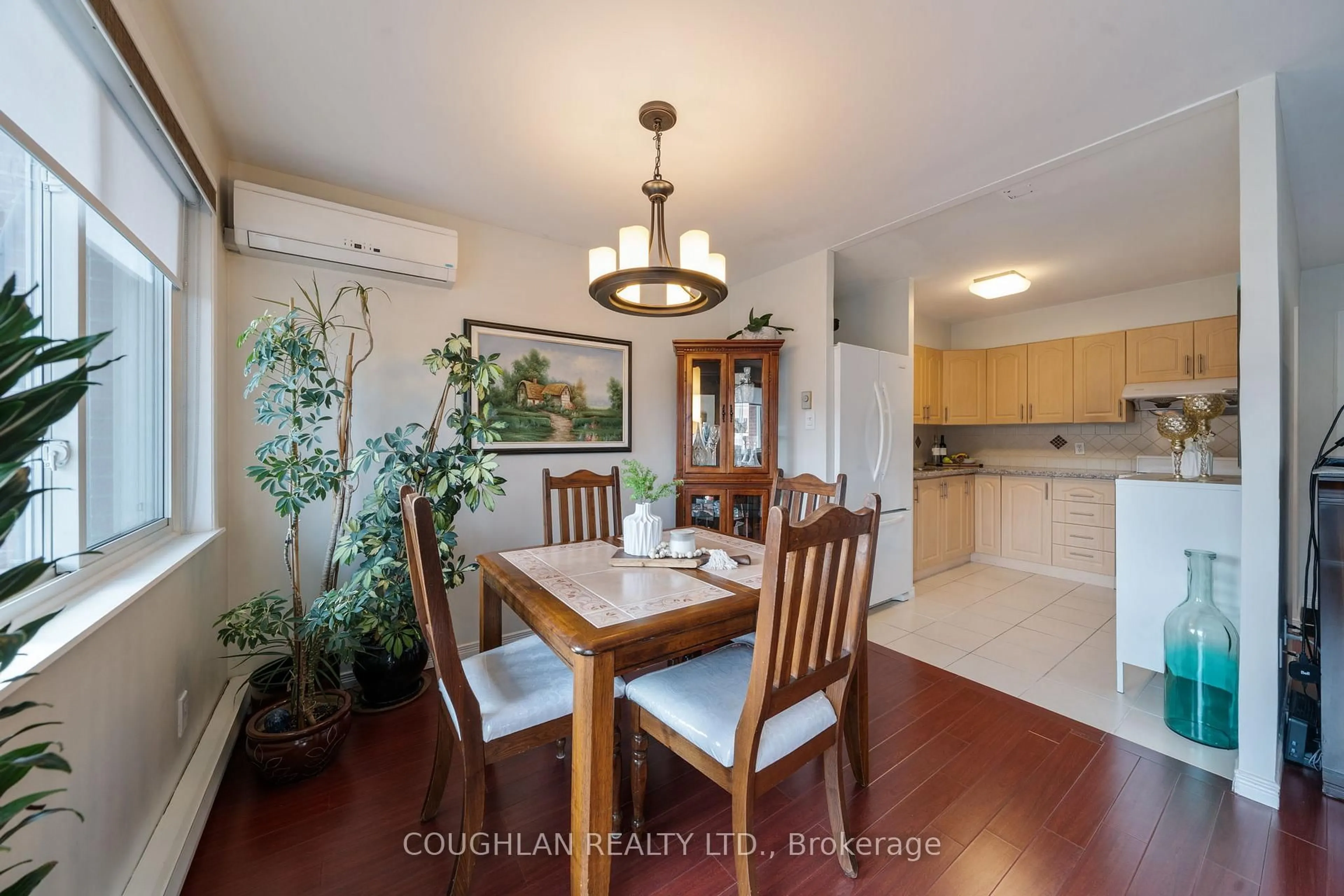 Dining room, wood/laminate floor for 131 Taunton Rd #407, Oshawa Ontario L1G 3T8