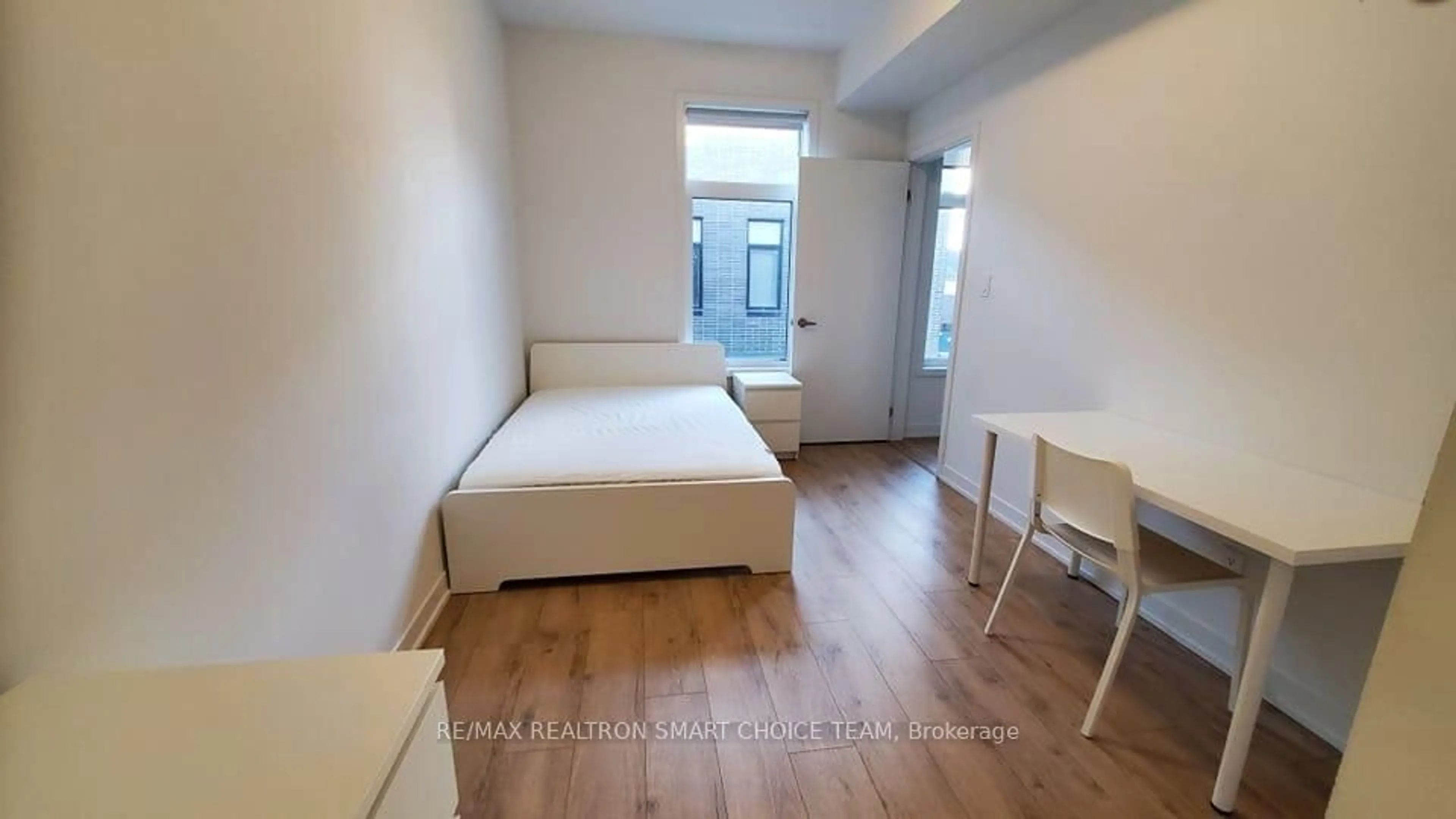 A pic of a room for 1740 Simcoe St #50, Oshawa Ontario L1G 4X9