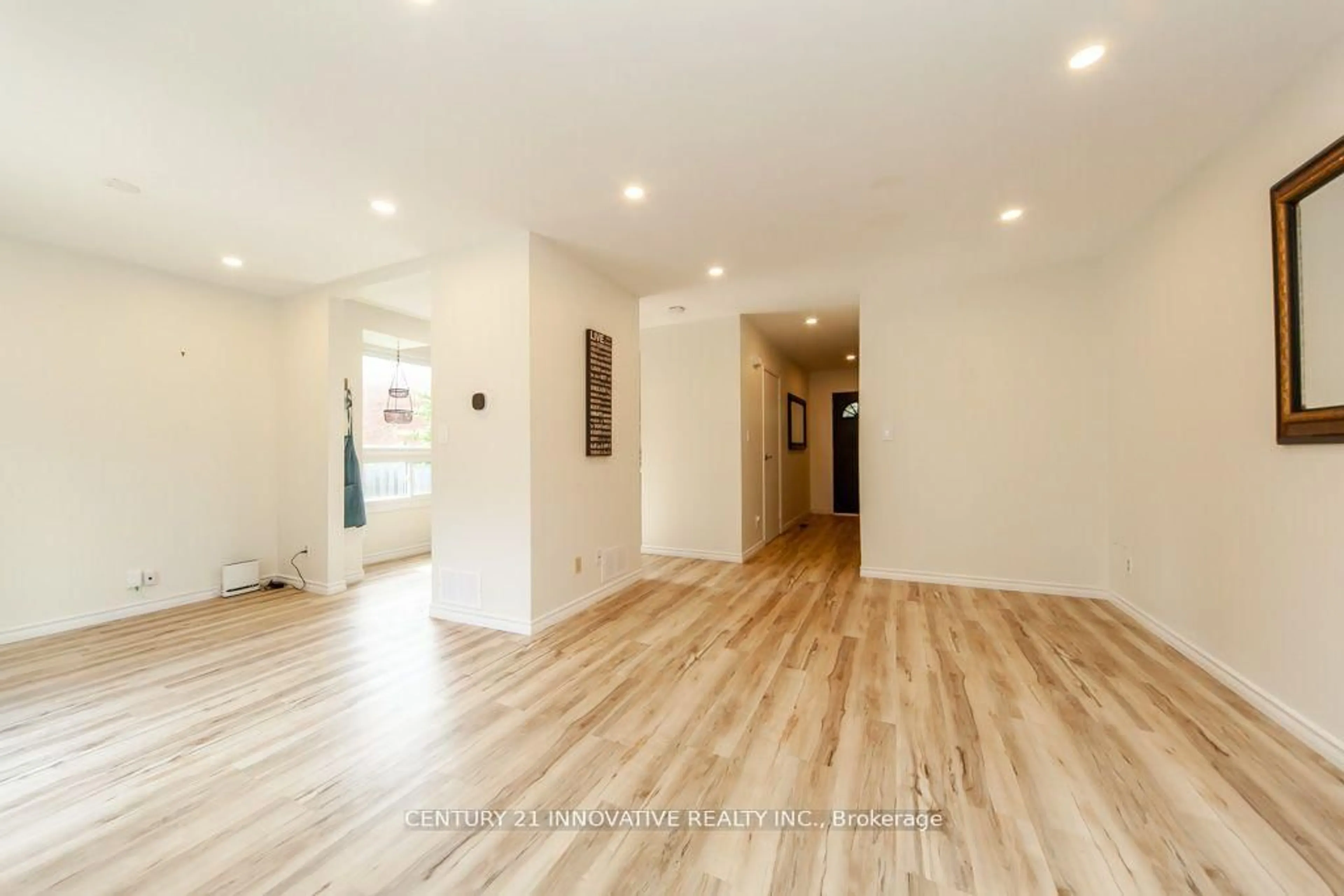 Indoor foyer for 1 Prout Dr, Clarington Ontario L1C 4A5