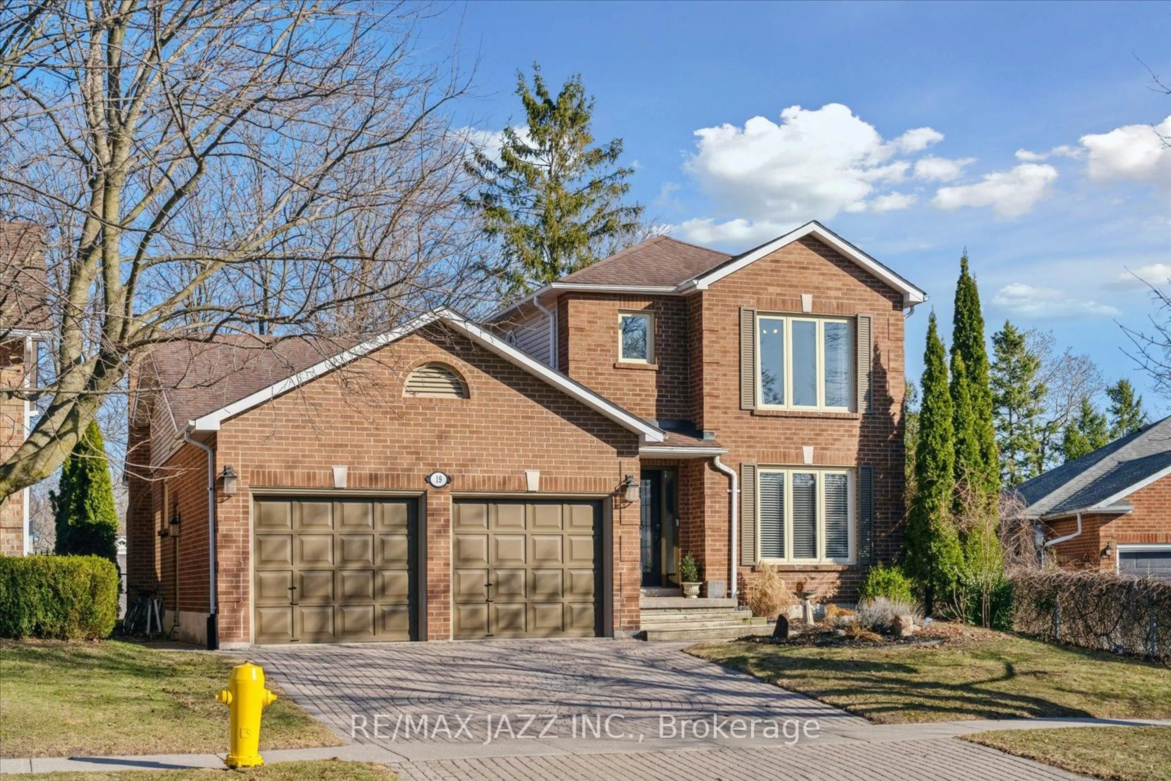 Home with brick exterior material, street for 19 Valleycrest Dr, Clarington Ontario L1E 1J2