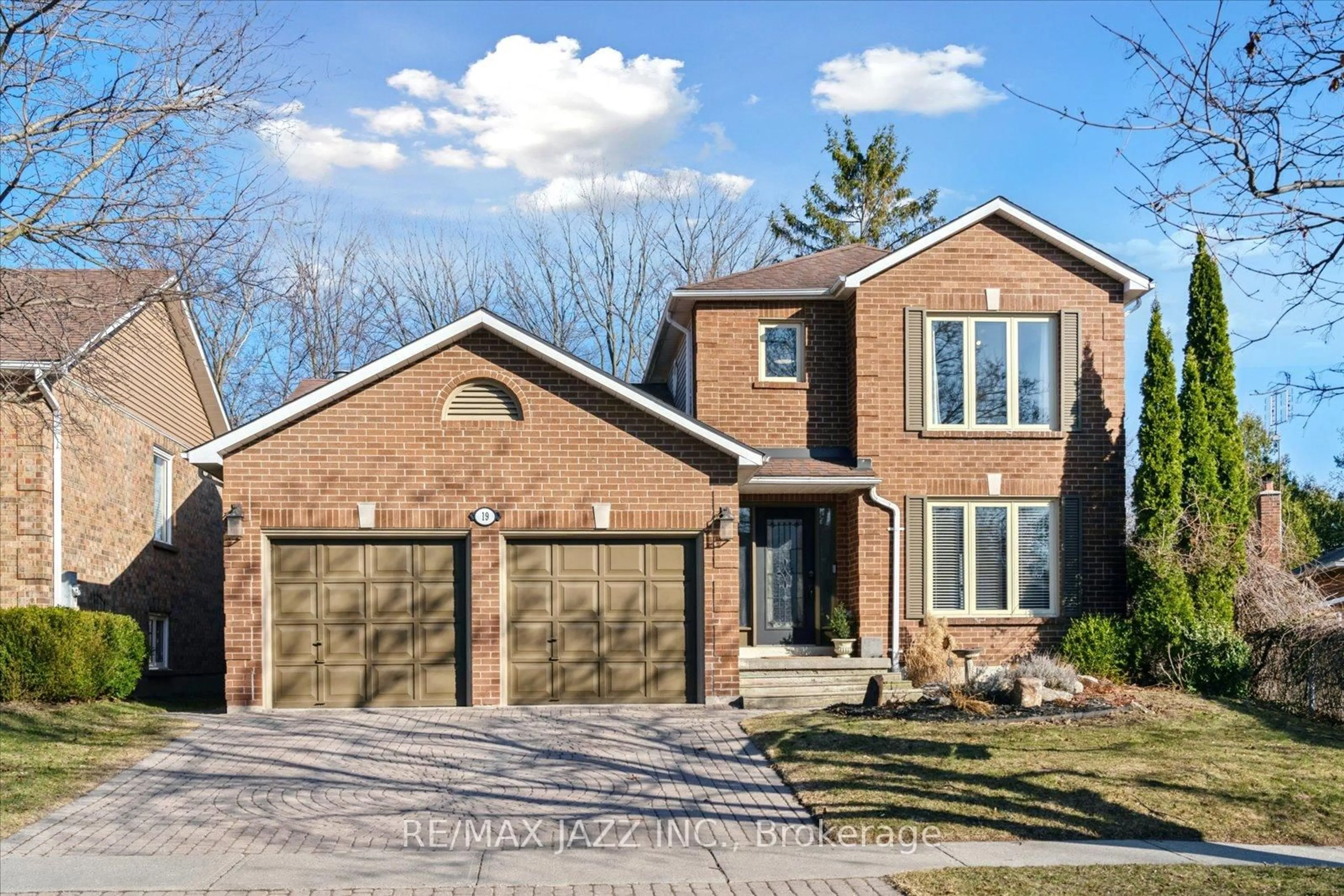 Home with brick exterior material, street for 19 Valleycrest Dr, Clarington Ontario L1E 1J2