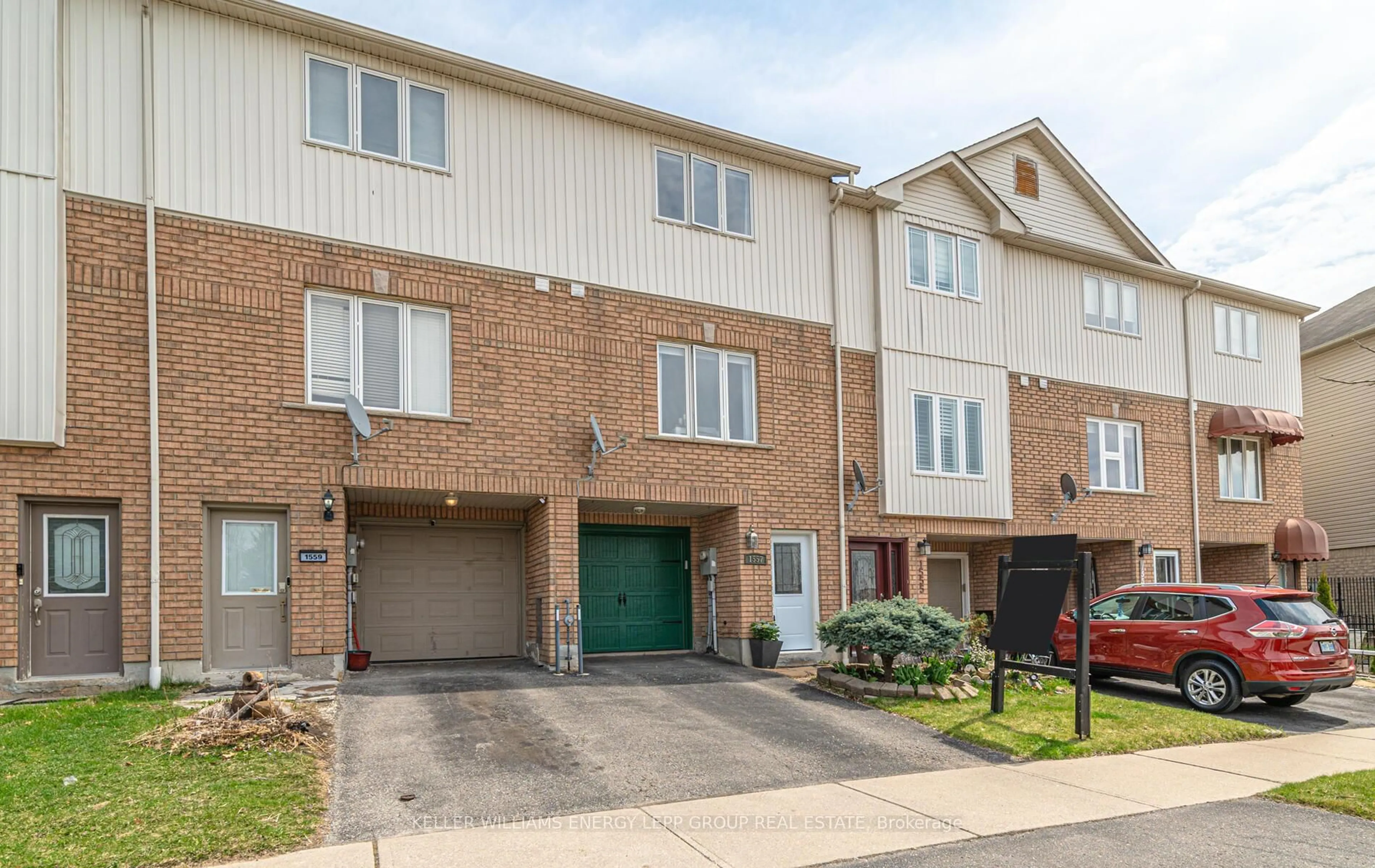Unknown for 1557 Hummingbird Crt, Pickering Ontario L1V 7H8