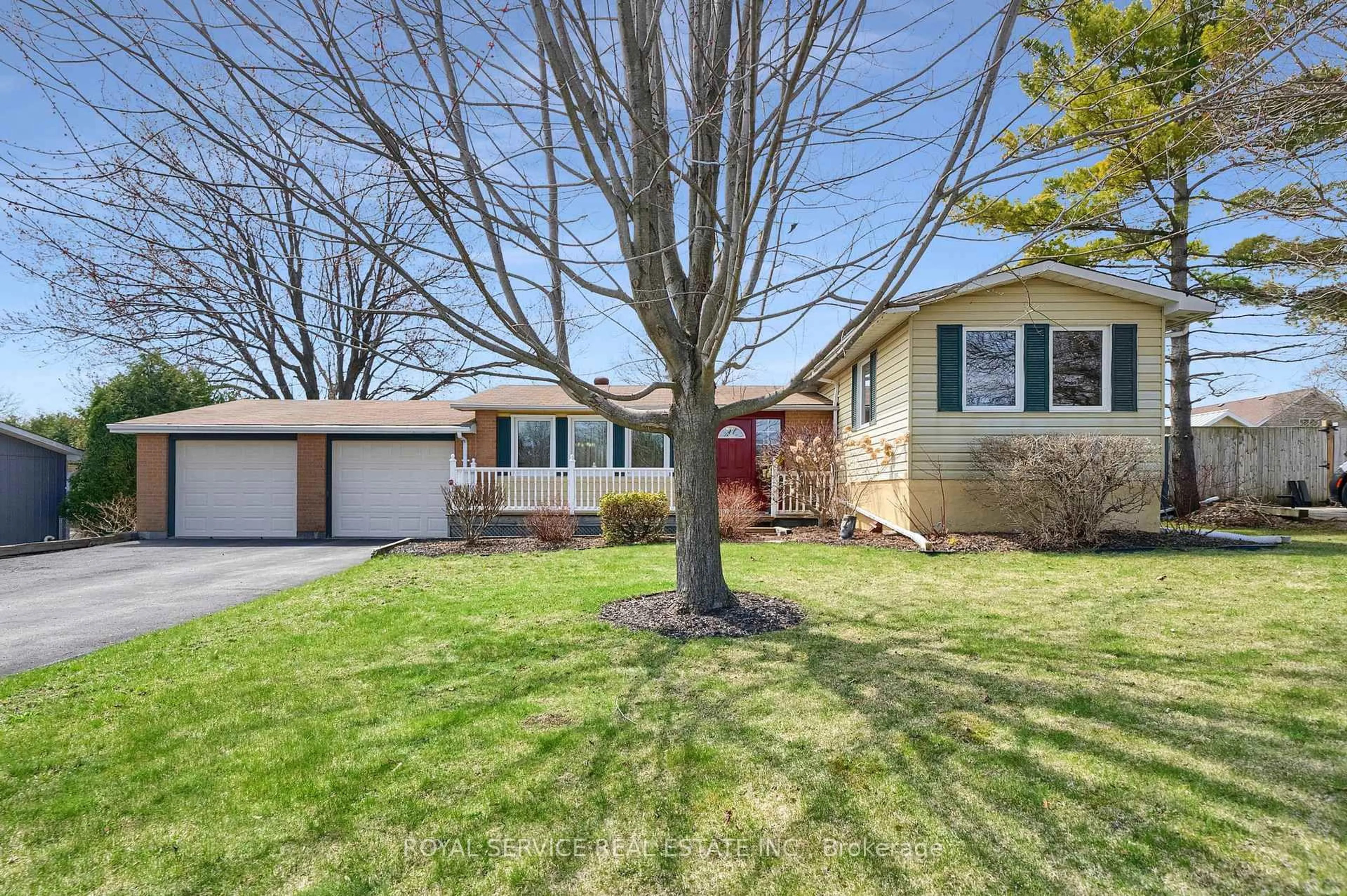 Home with vinyl exterior material, street for 57 Peters Pike Rd, Clarington Ontario L0B 1M0