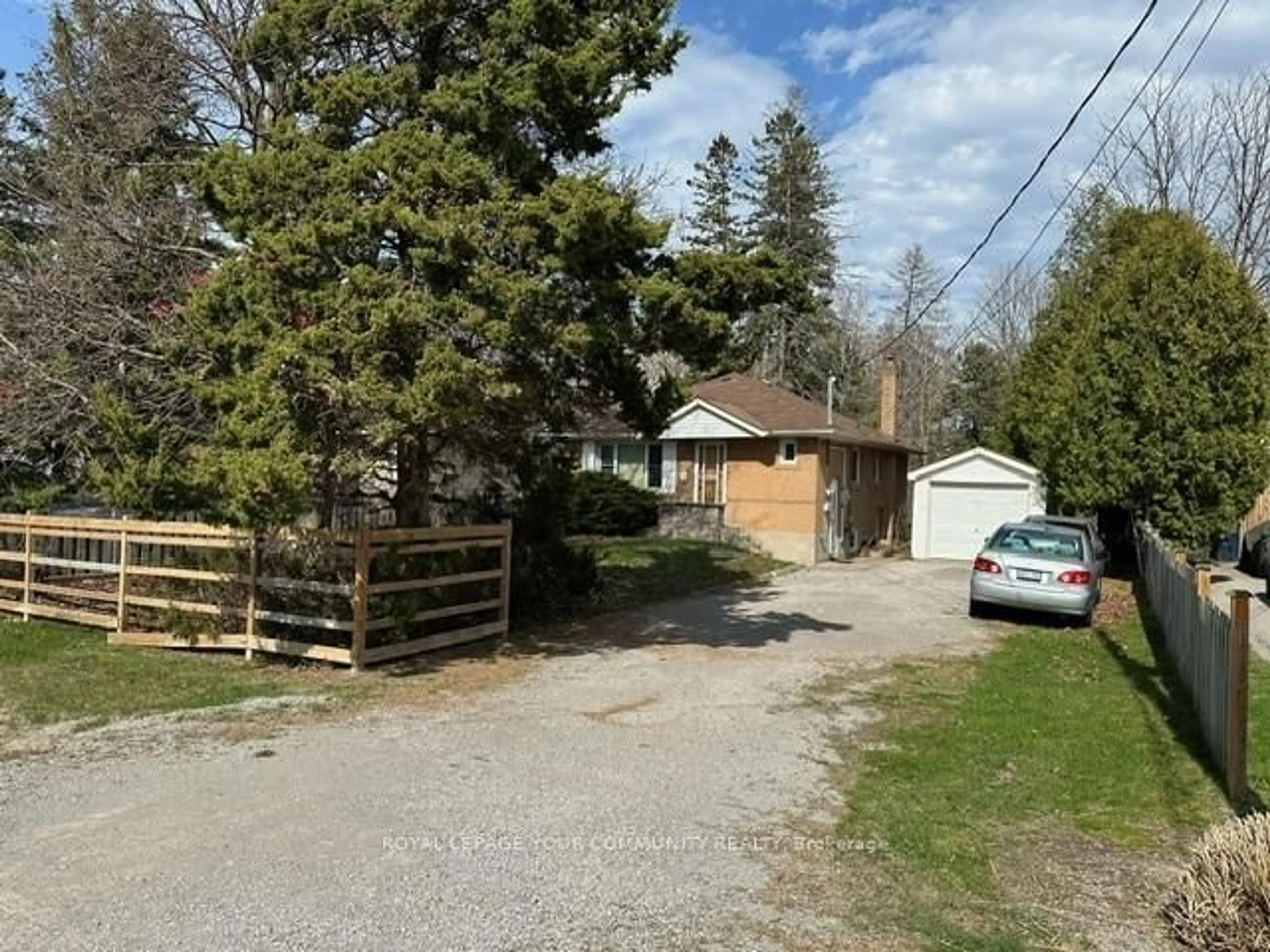 A pic from outside/outdoor area/front of a property/back of a property/a pic from drone, street for 111 Scarboro Ave, Toronto Ontario M1C 1M5