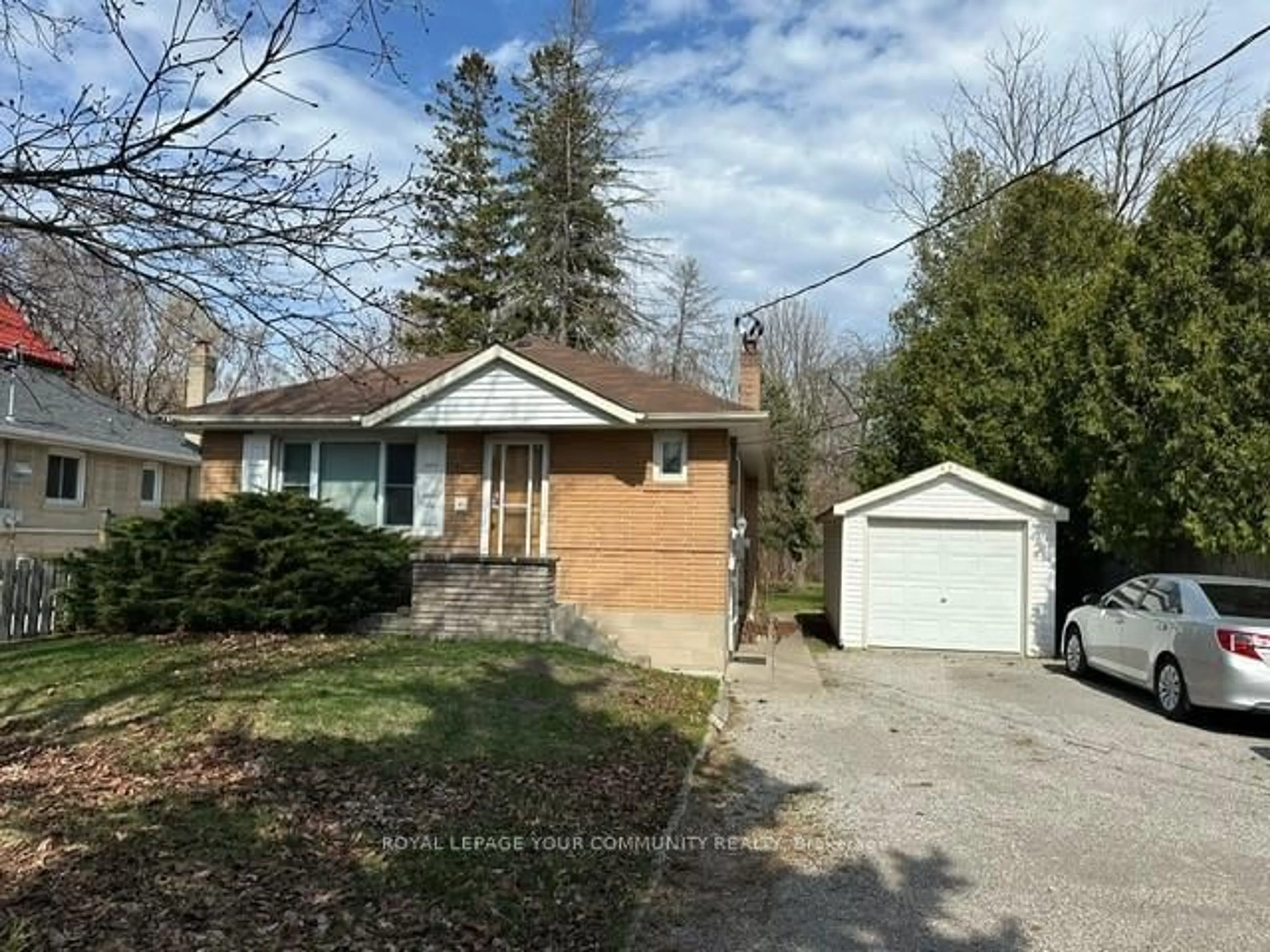 A pic from outside/outdoor area/front of a property/back of a property/a pic from drone, street for 111 Scarboro Ave, Toronto Ontario M1C 1M5