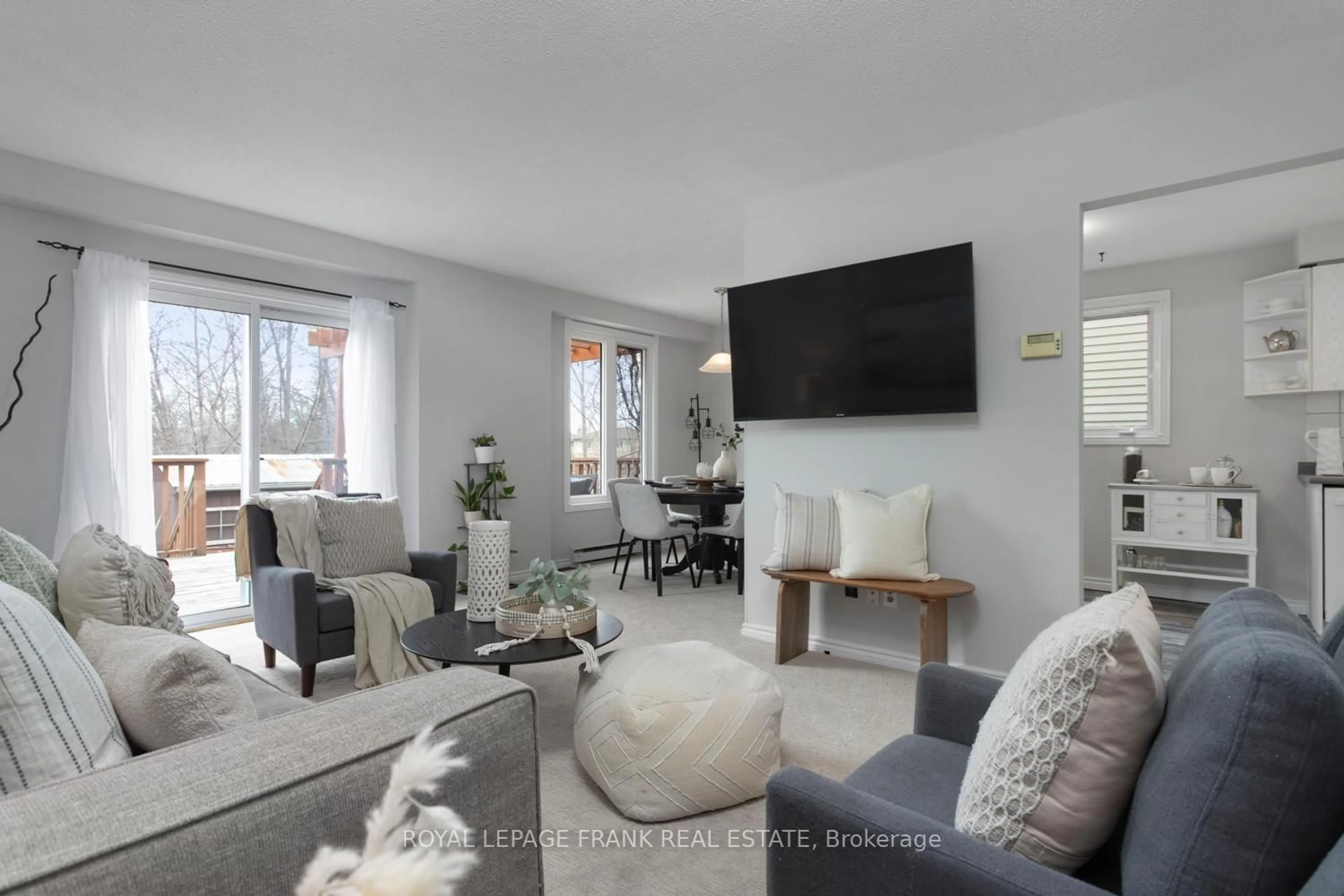 Living room with furniture, unknown for 29 Hartsfield Dr, Clarington Ontario L1E 1M8