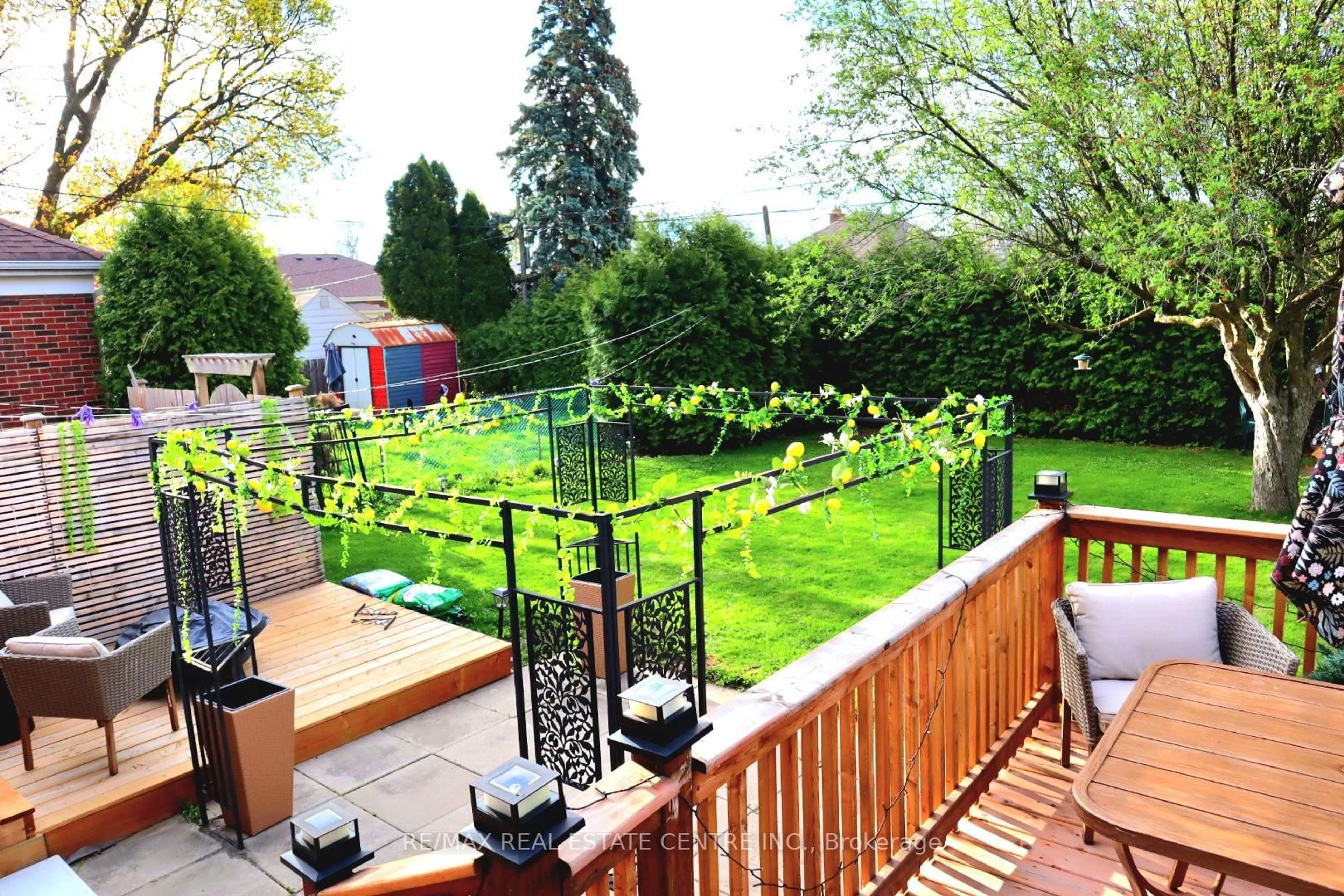 Patio, unknown for 401 Elgin St, Oshawa Ontario L1G 1V1