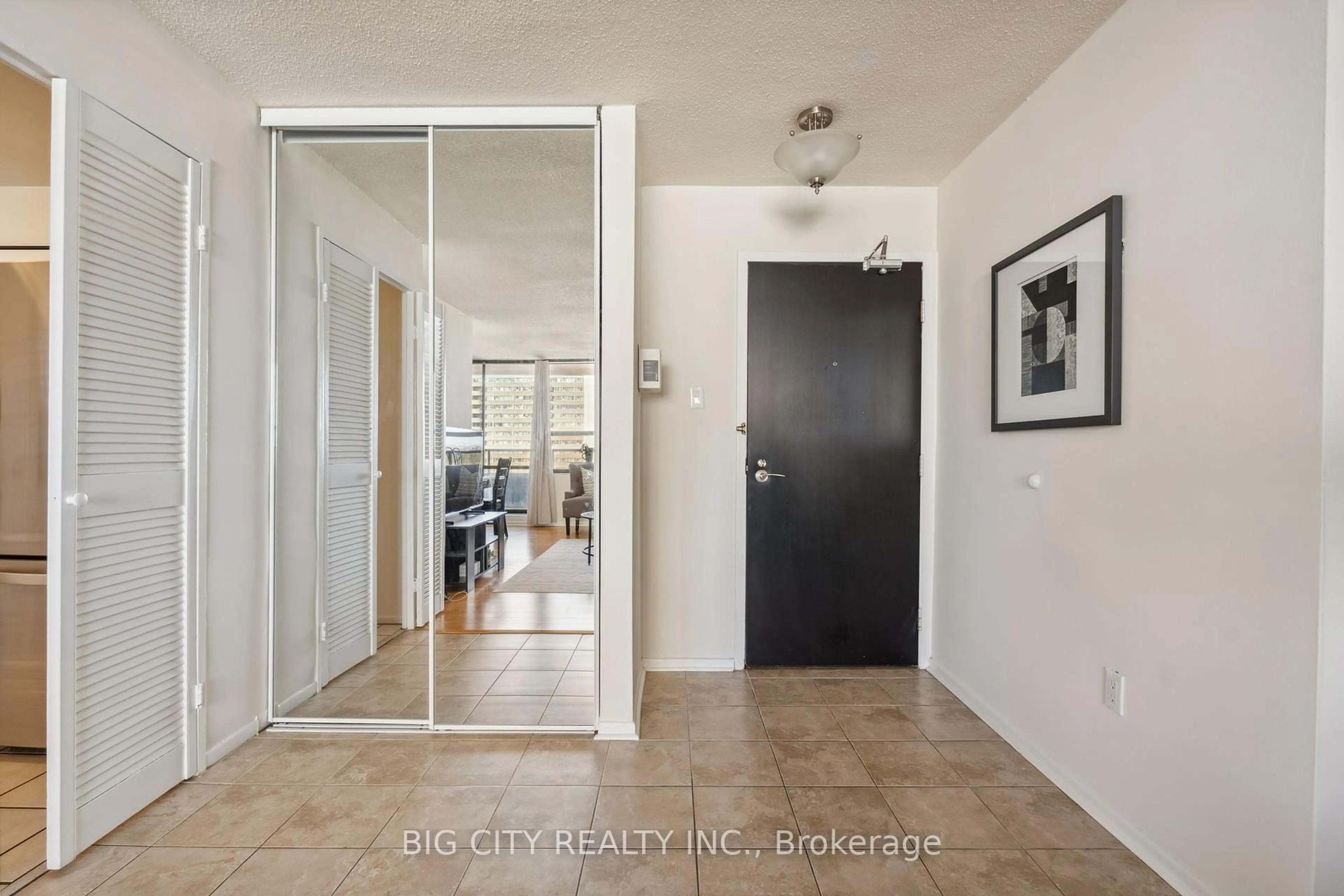Indoor entryway for 2721 Victoria Park Ave #901, Toronto Ontario M1T 3N6