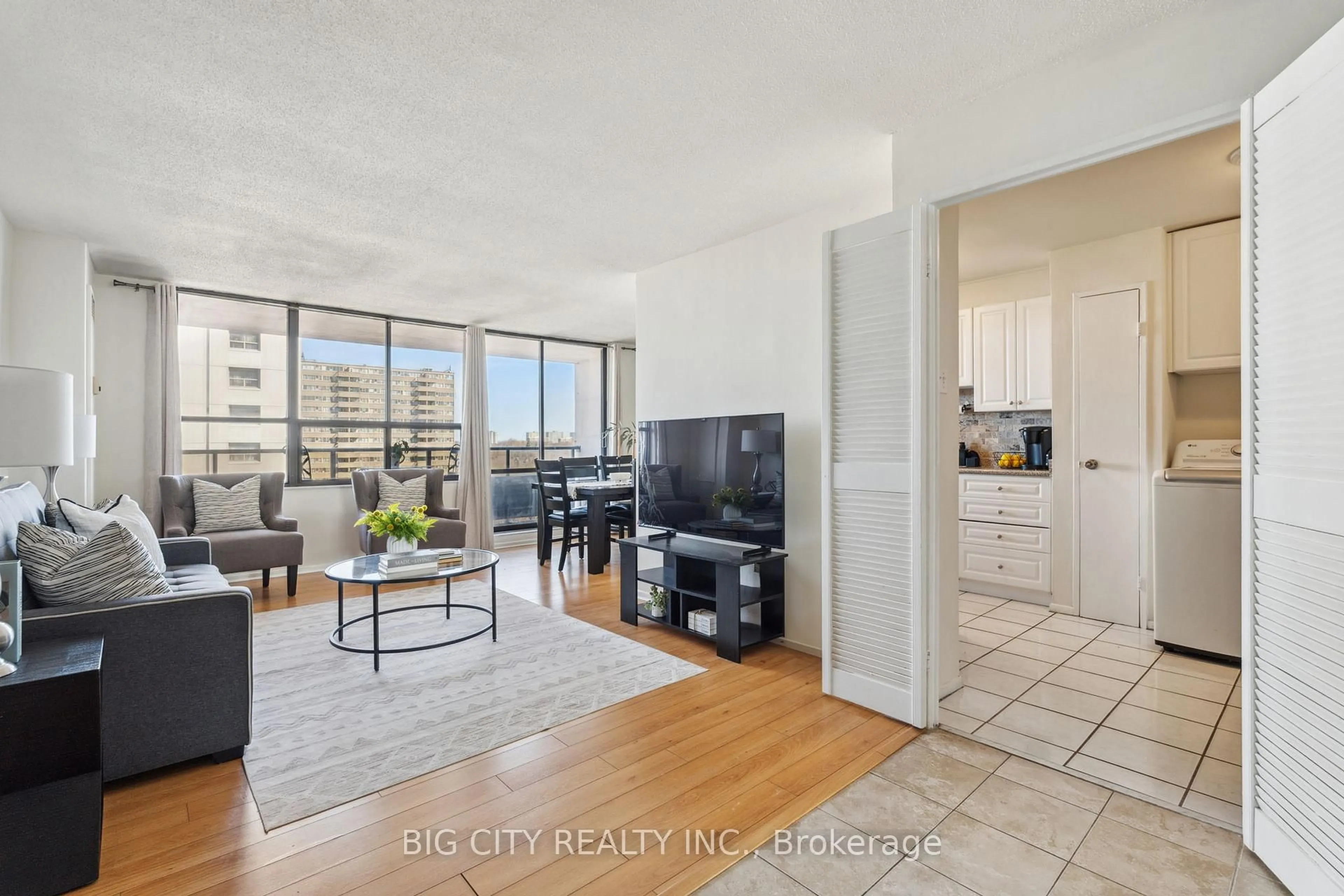 Living room with furniture, unknown for 2721 Victoria Park Ave #901, Toronto Ontario M1T 3N6