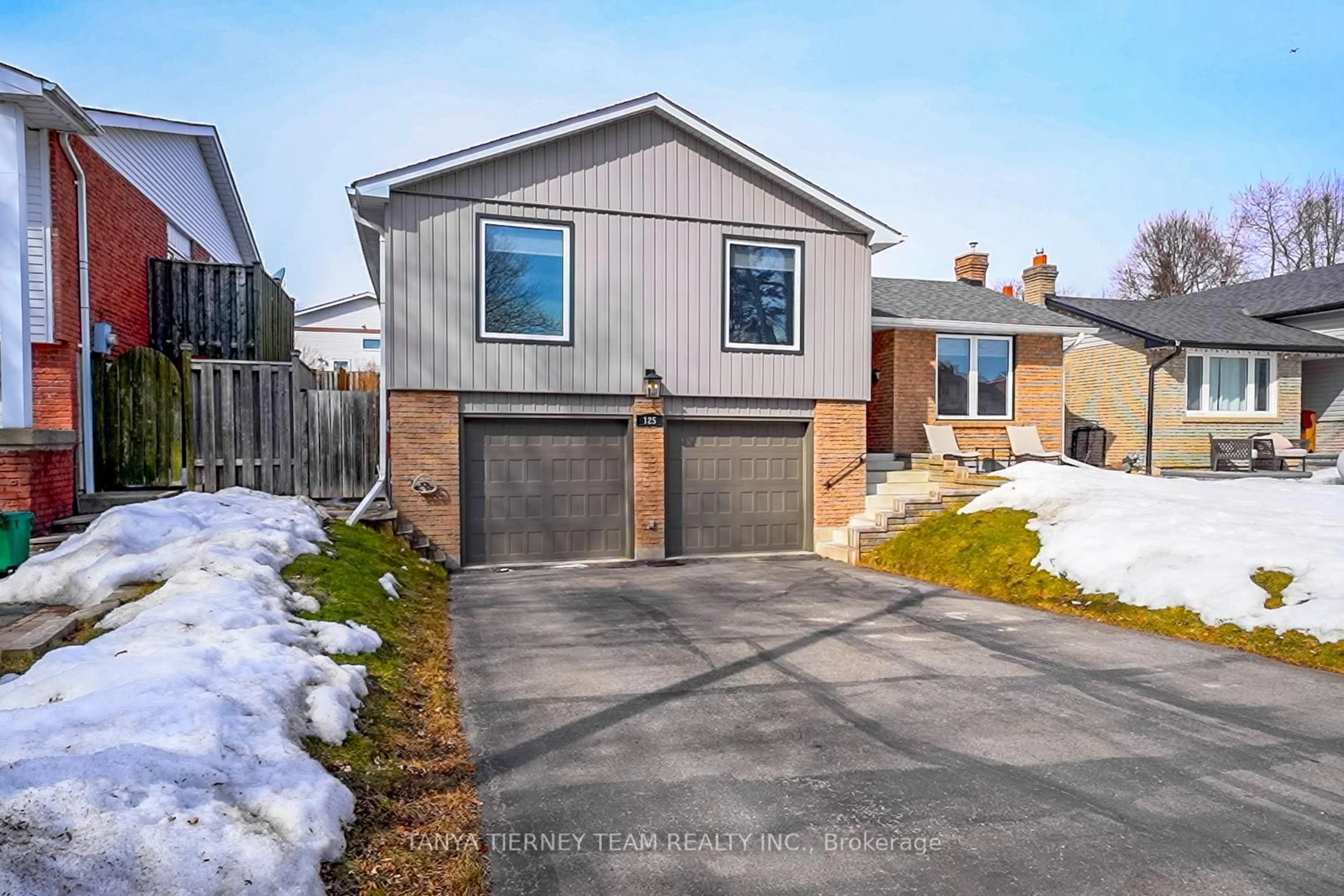 Unknown for 125 Guthrie Cres, Whitby Ontario L1P 1A6