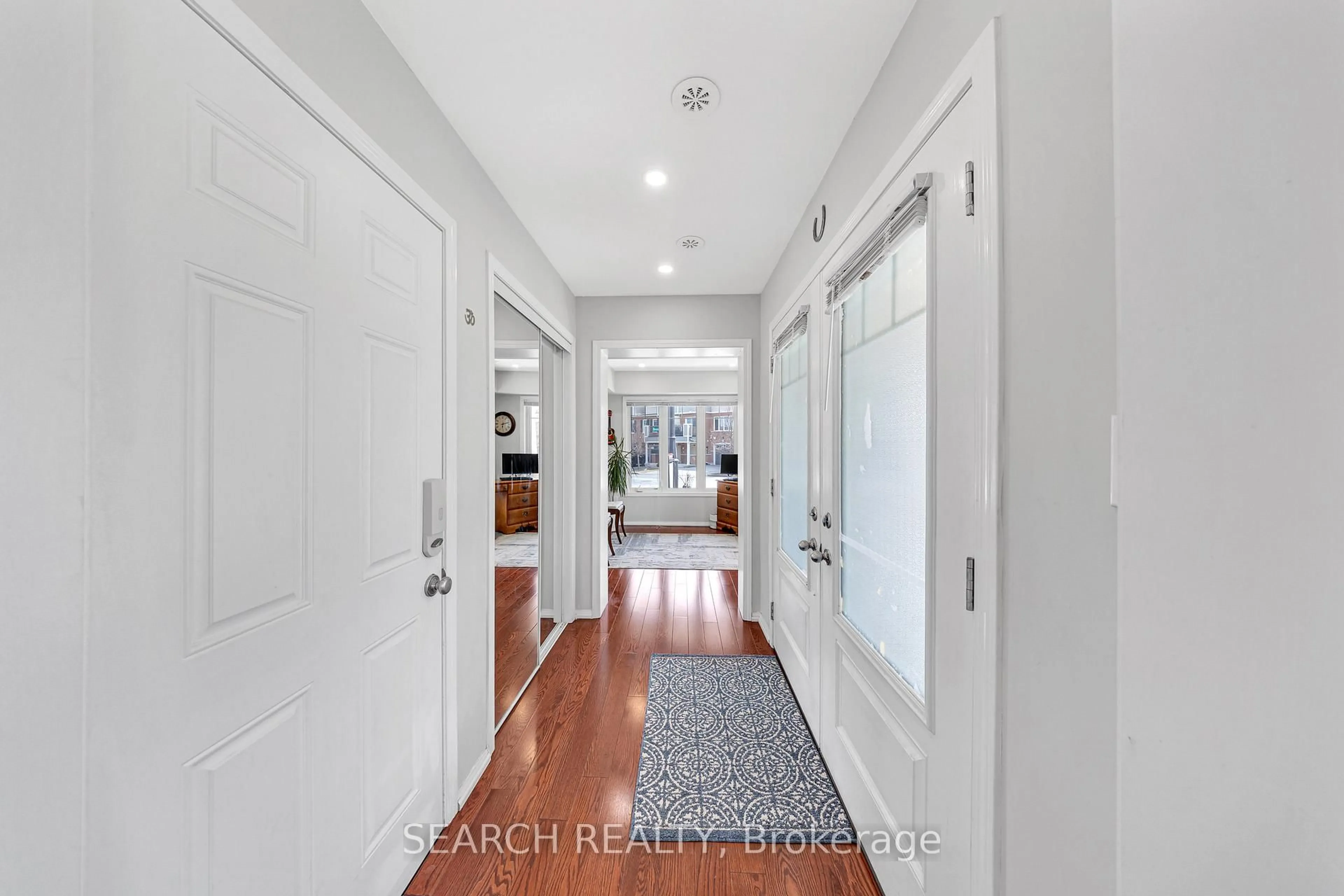 Indoor entryway for 2400 Bronzedale St, Pickering Ontario L1X 0C3