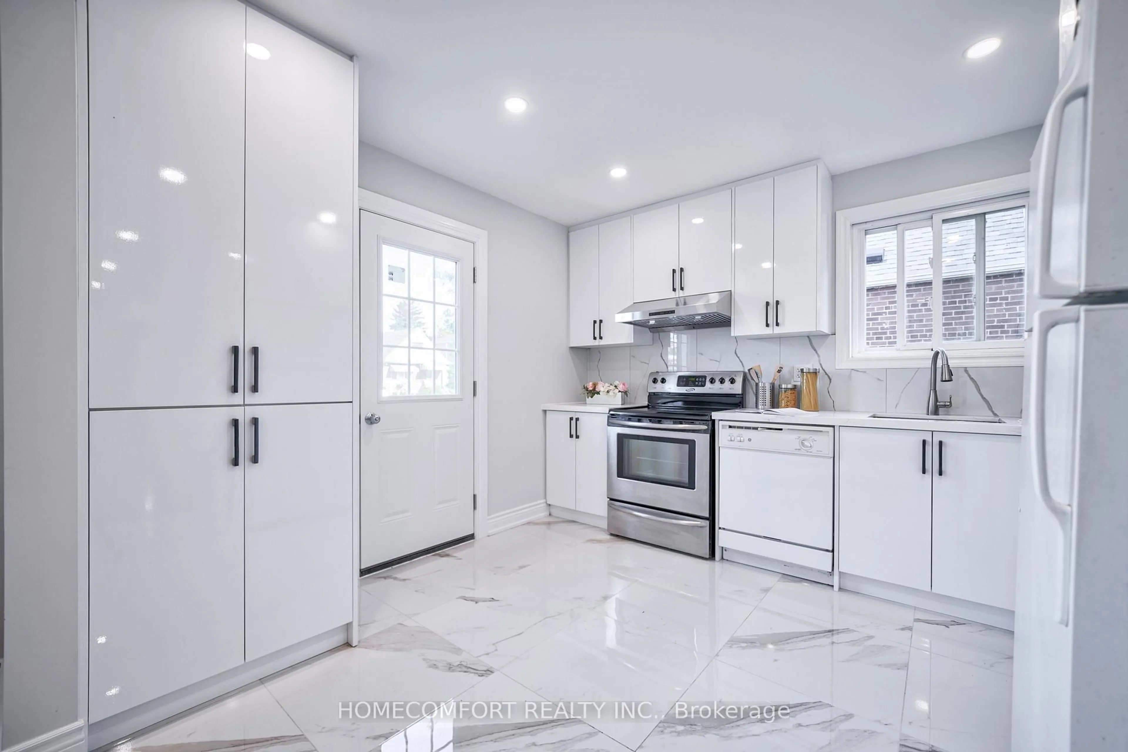 Unknown for 30 Balaclava Dr, Toronto Ontario M1P 1E6