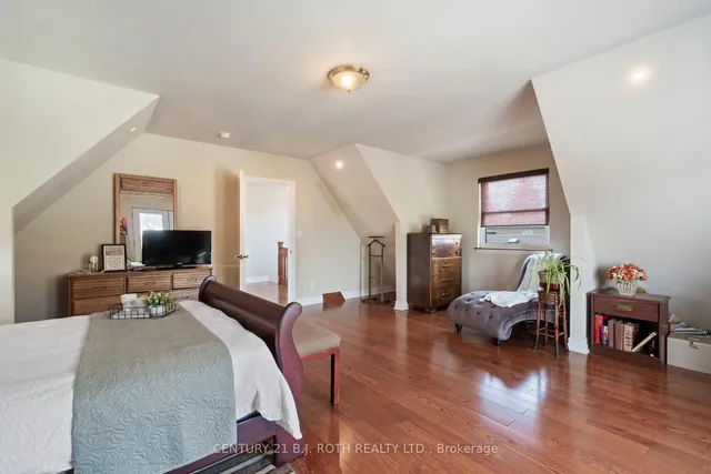 Additional property image - 68 Maywood Park