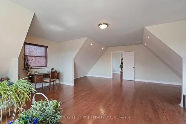 Additional property image - 68 Maywood Park