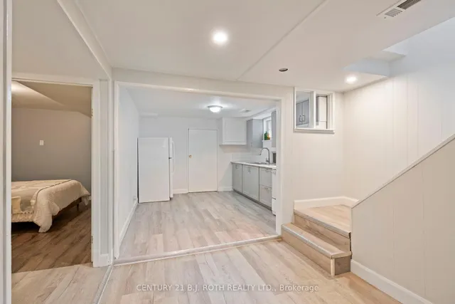 Additional property image - 68 Maywood Park