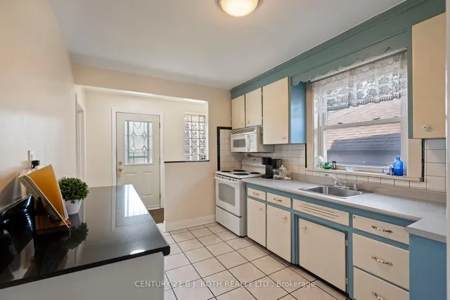 Additional property image - 68 Maywood Park