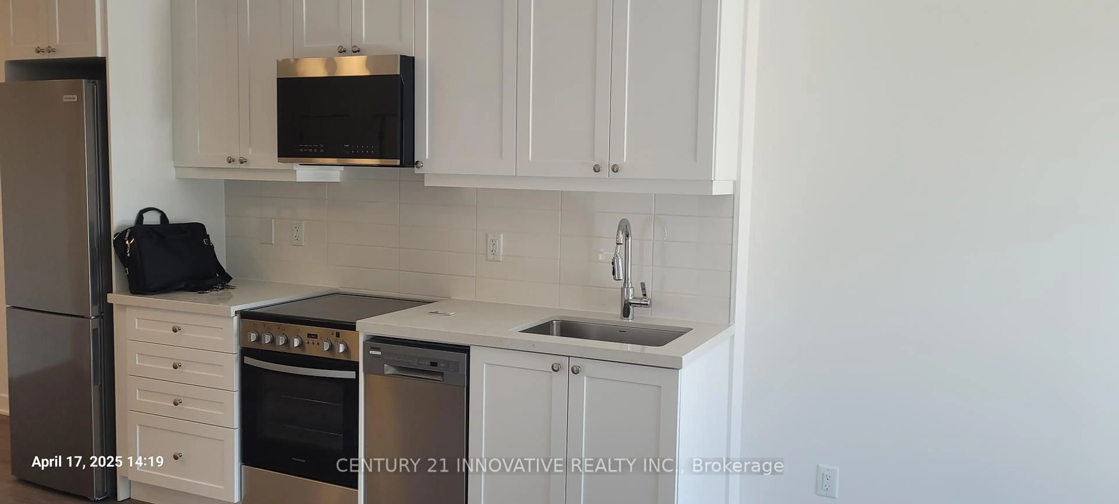 Standard kitchen, unknown for 55 Clarington Blvd #812, Clarington Ontario L1C 0A1