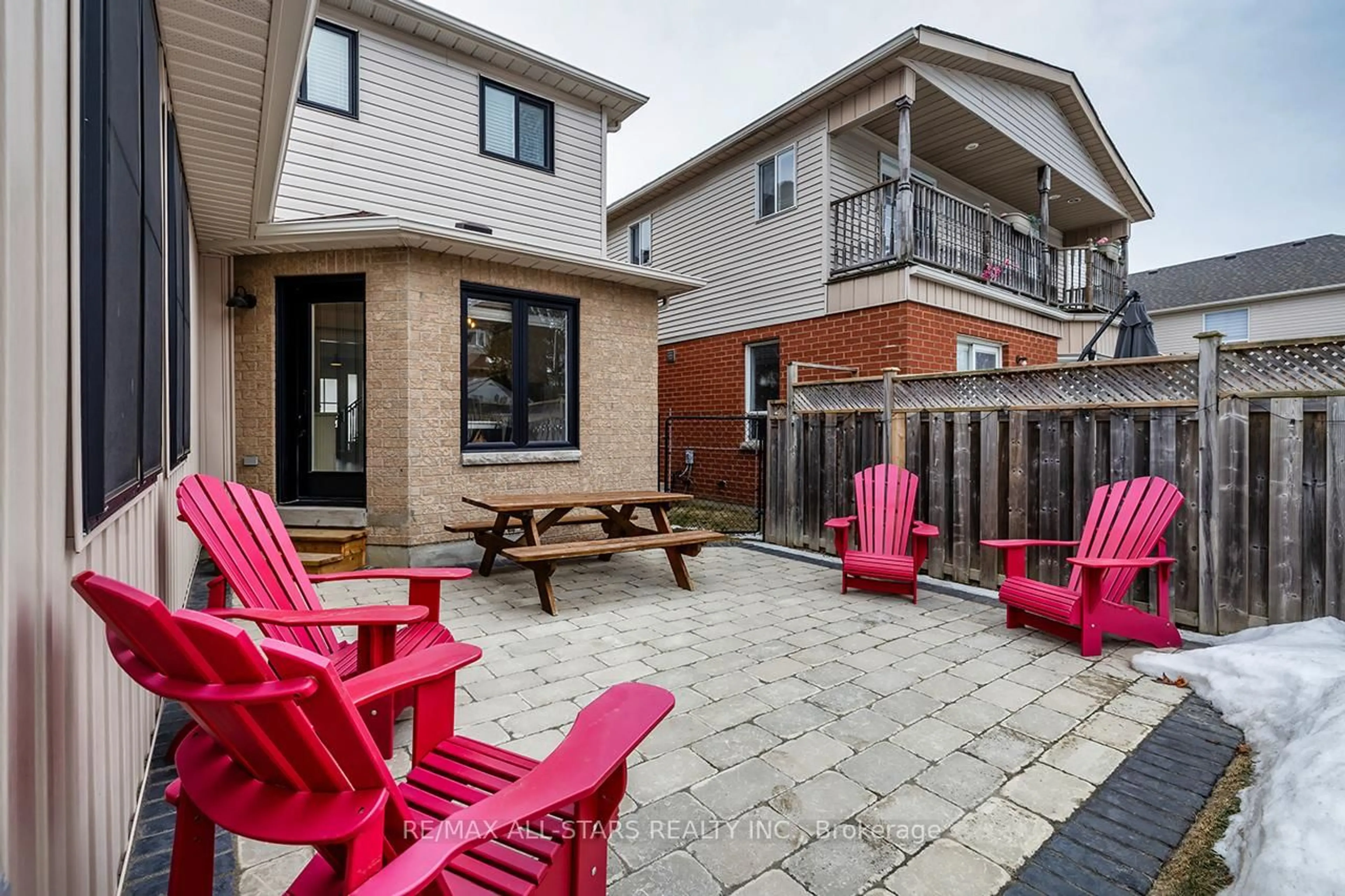 Patio, street for 64 Brandon Rd, Scugog Ontario L9L 1S8