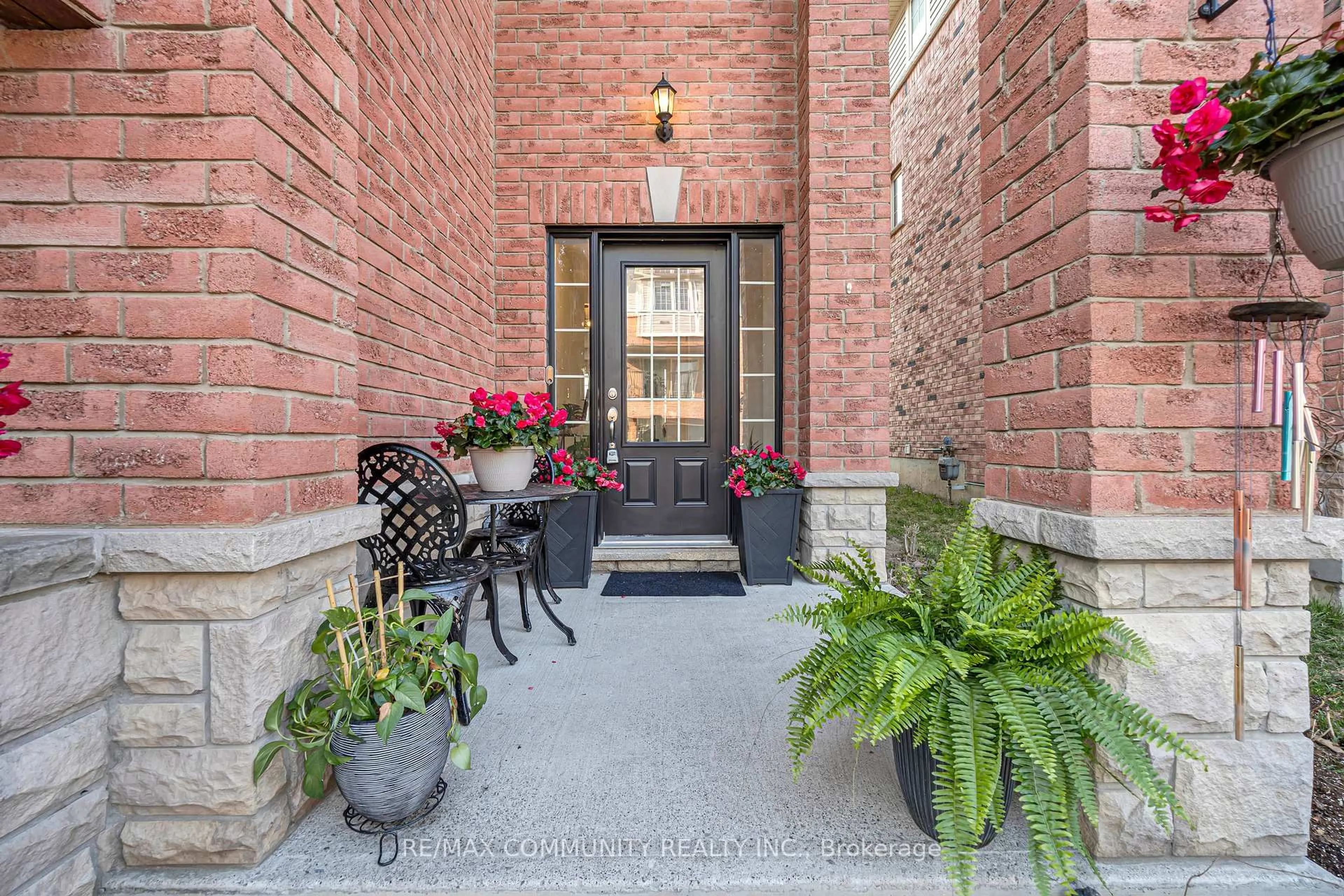 Indoor entryway for 473 Rossland Rd, Ajax Ontario L1Z 0K8