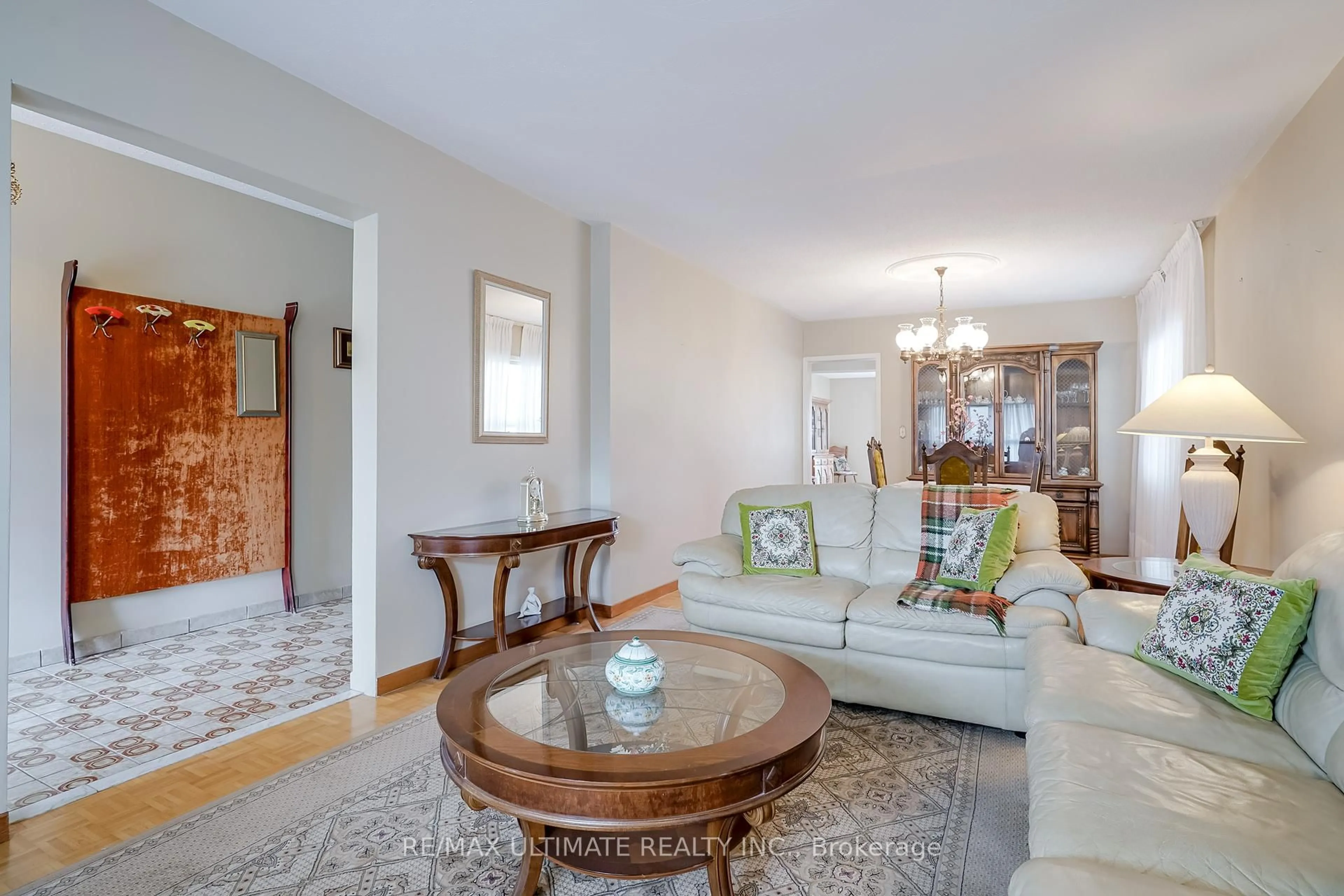 Living room with furniture, unknown for 8 Doncaster Ave, Toronto Ontario M4C 1Y5