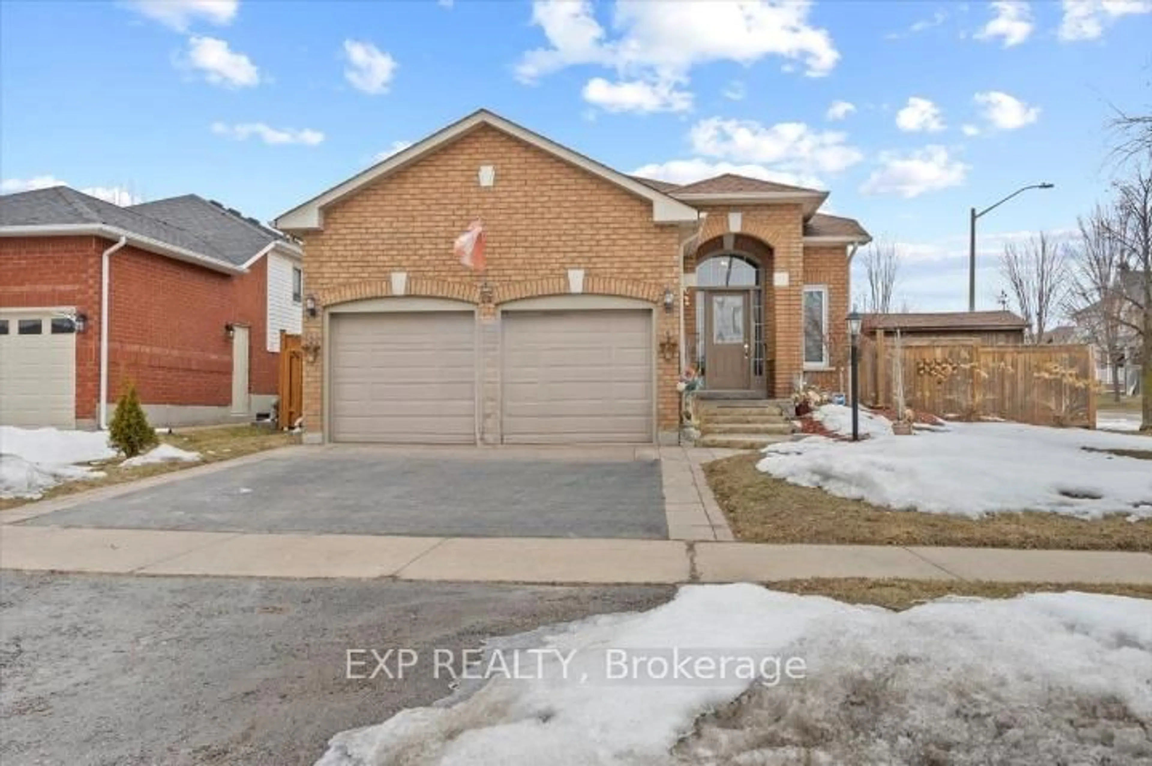 Home with brick exterior material, street for 16 Goodwin Ave, Clarington Ontario L1C 4Z4