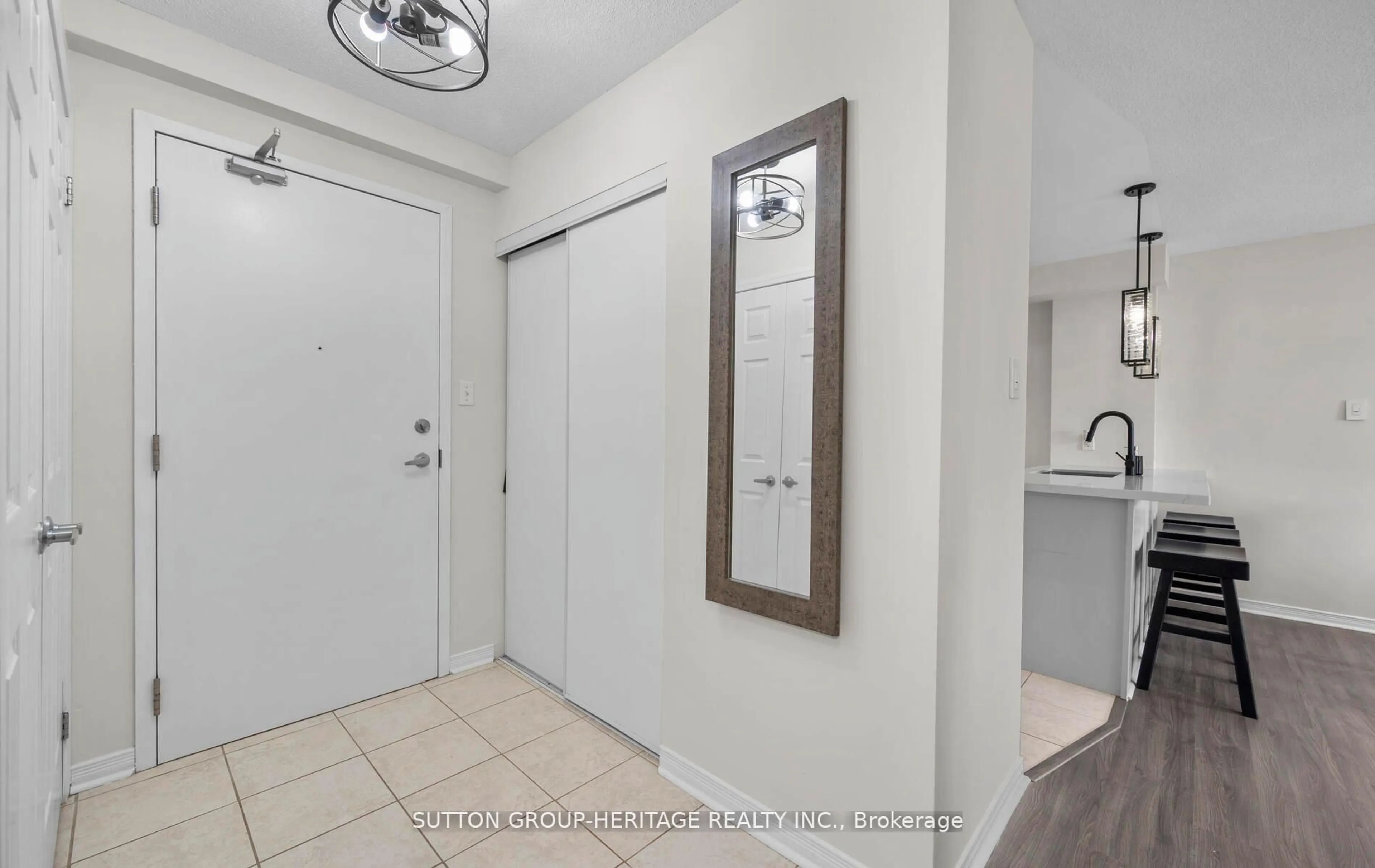 Indoor entryway for 120 Aspen Springs Dr #308, Clarington Ontario L1C 0G7