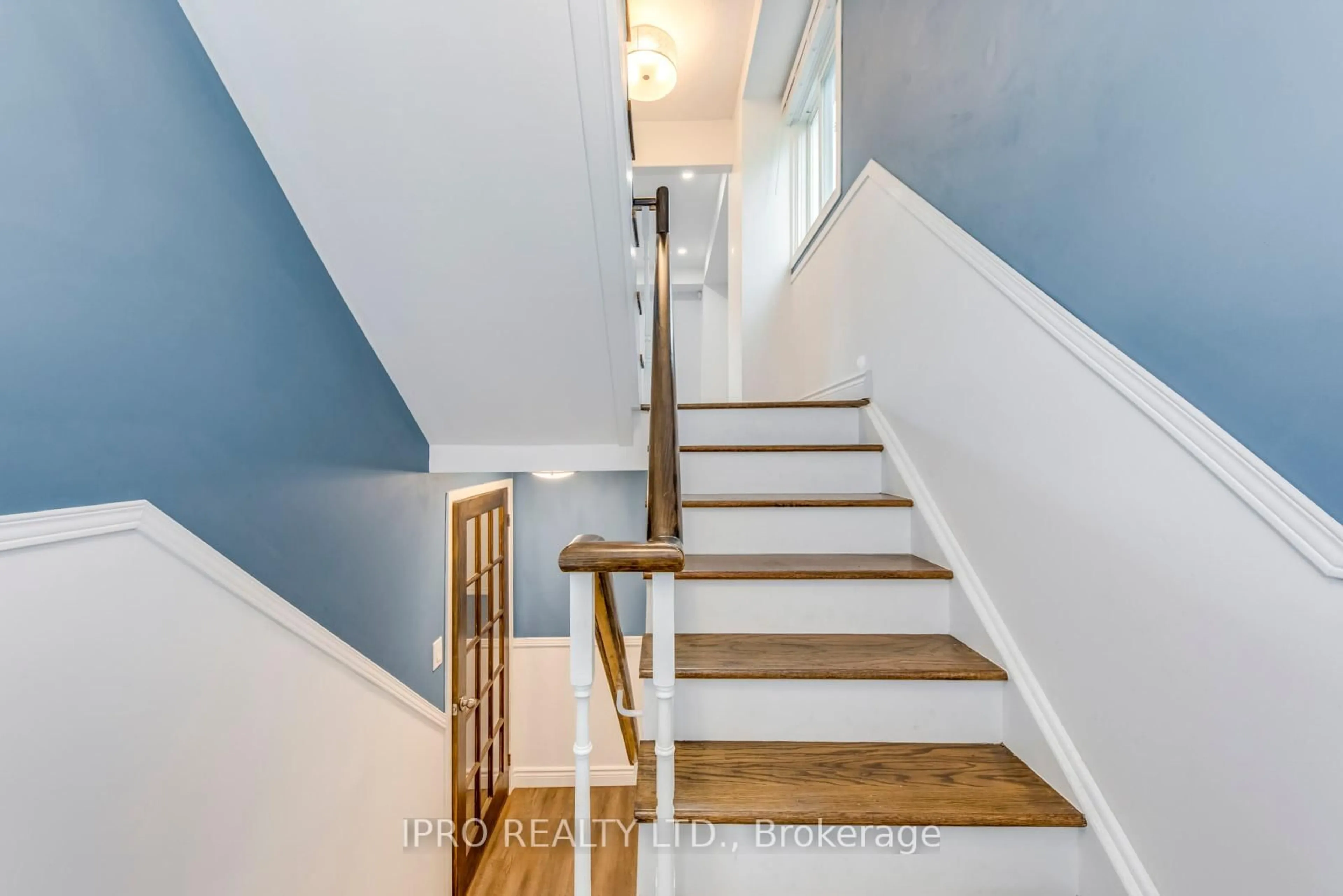Stairs for 7 Wright Cres, Ajax Ontario L1S 6S7
