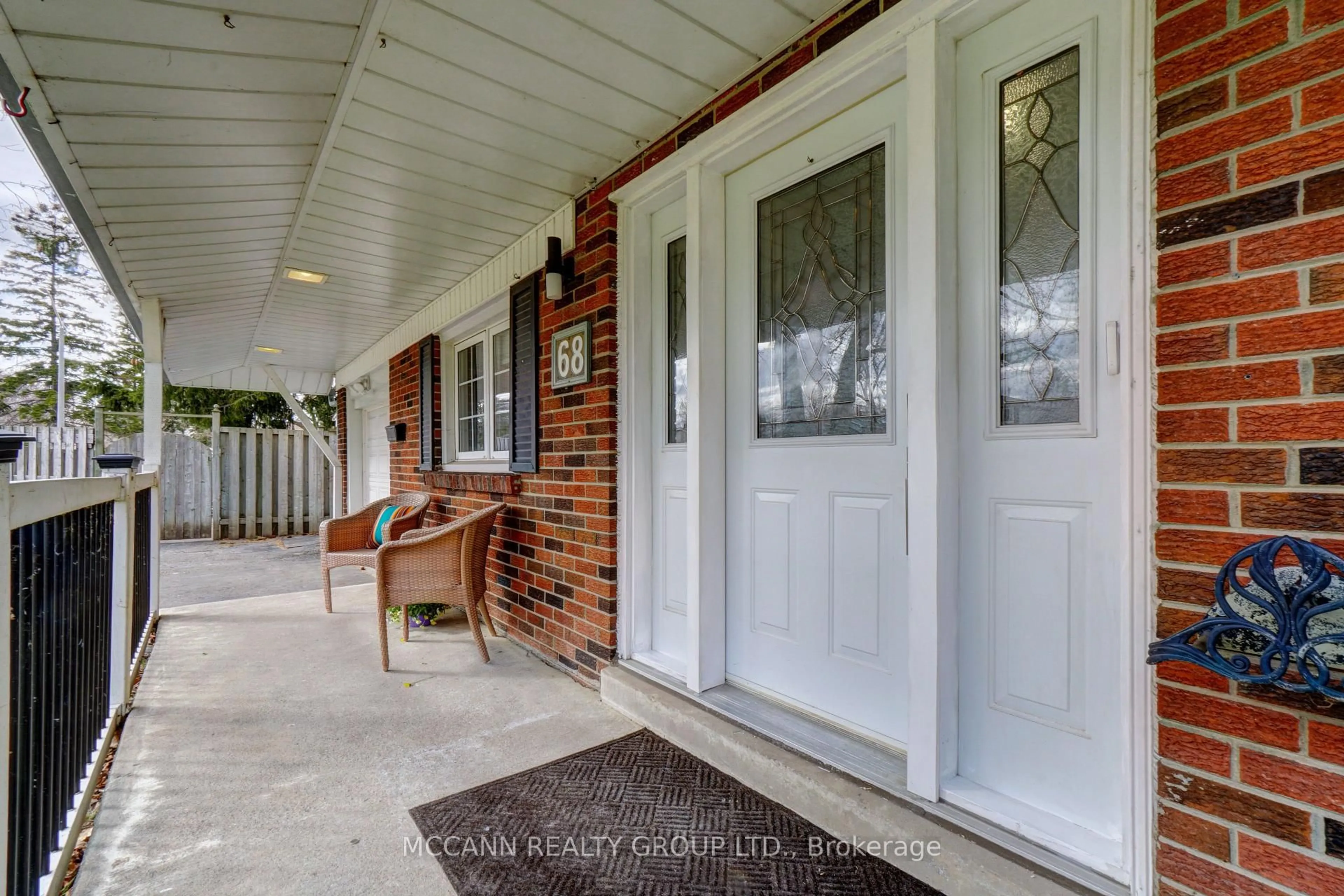 Indoor entryway for 68 Dreyer Dr, Ajax Ontario L1S 1J5
