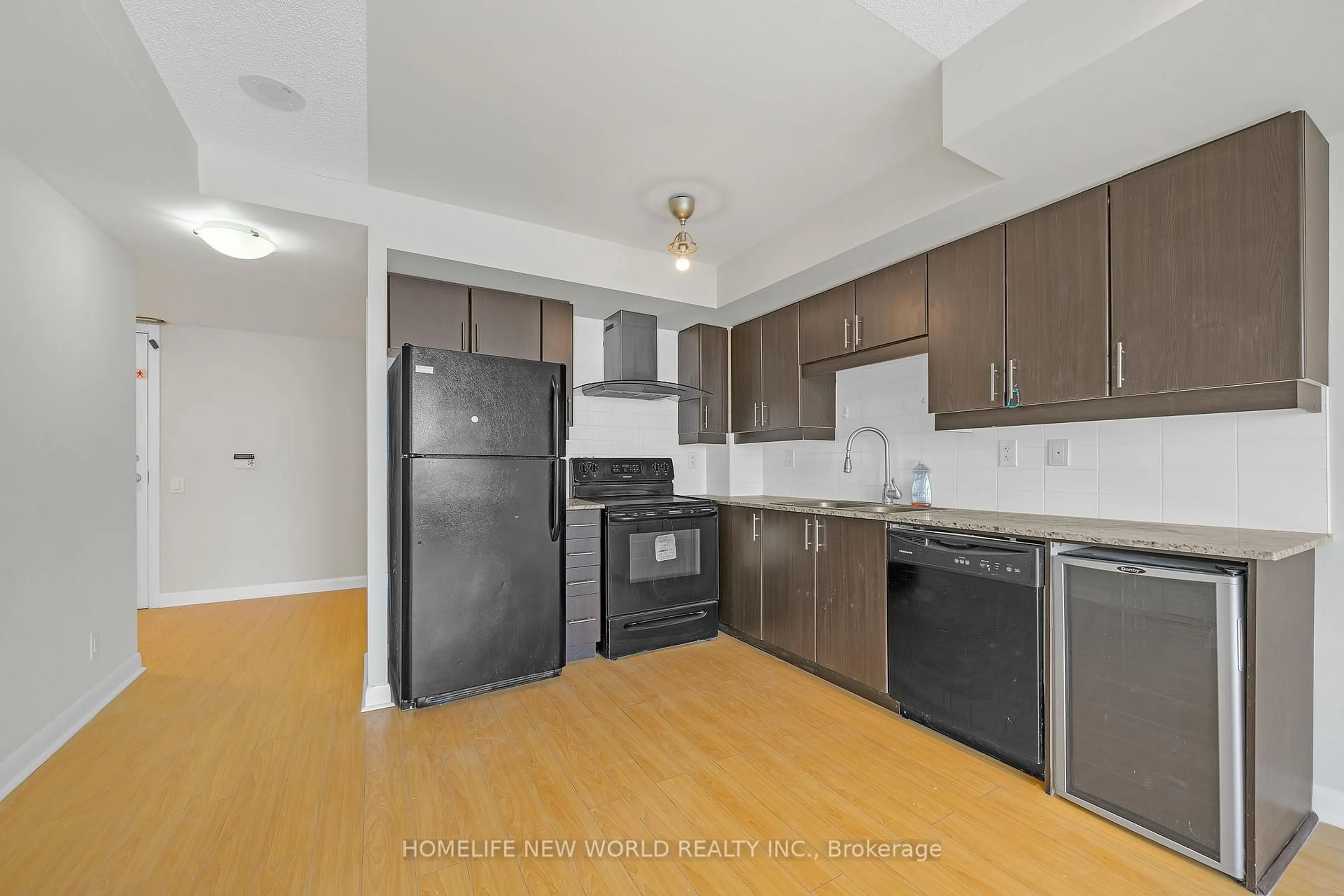 Standard kitchen, unknown for 25 Town Centre Crt #1801, Toronto Ontario M1P 0B4