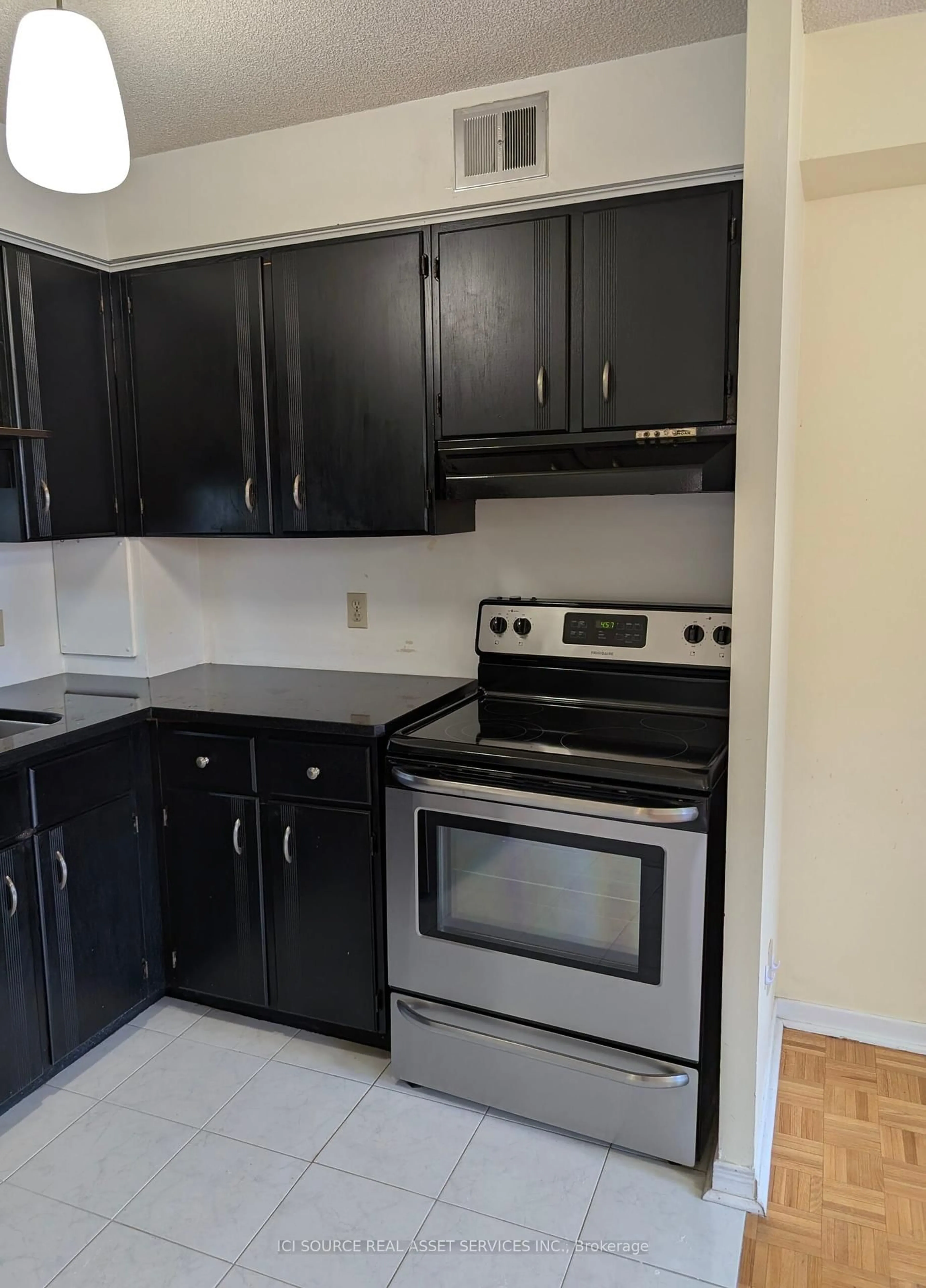 Standard kitchen, unknown for 50 Old Kingston Rd #5309, Toronto Ontario M1E 4Y1