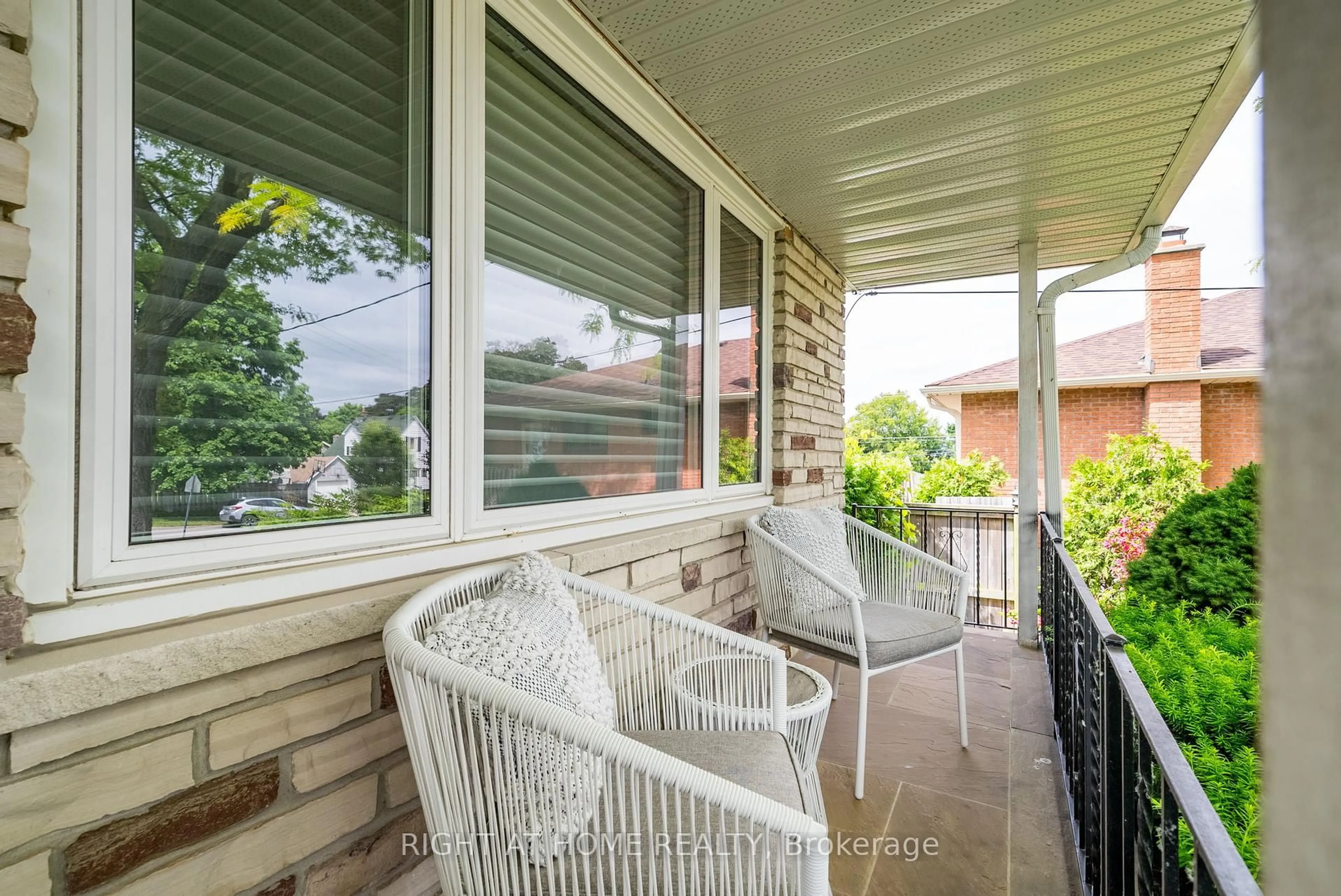 Patio, street for 109 Crawforth St, Whitby Ontario L1N 3S4