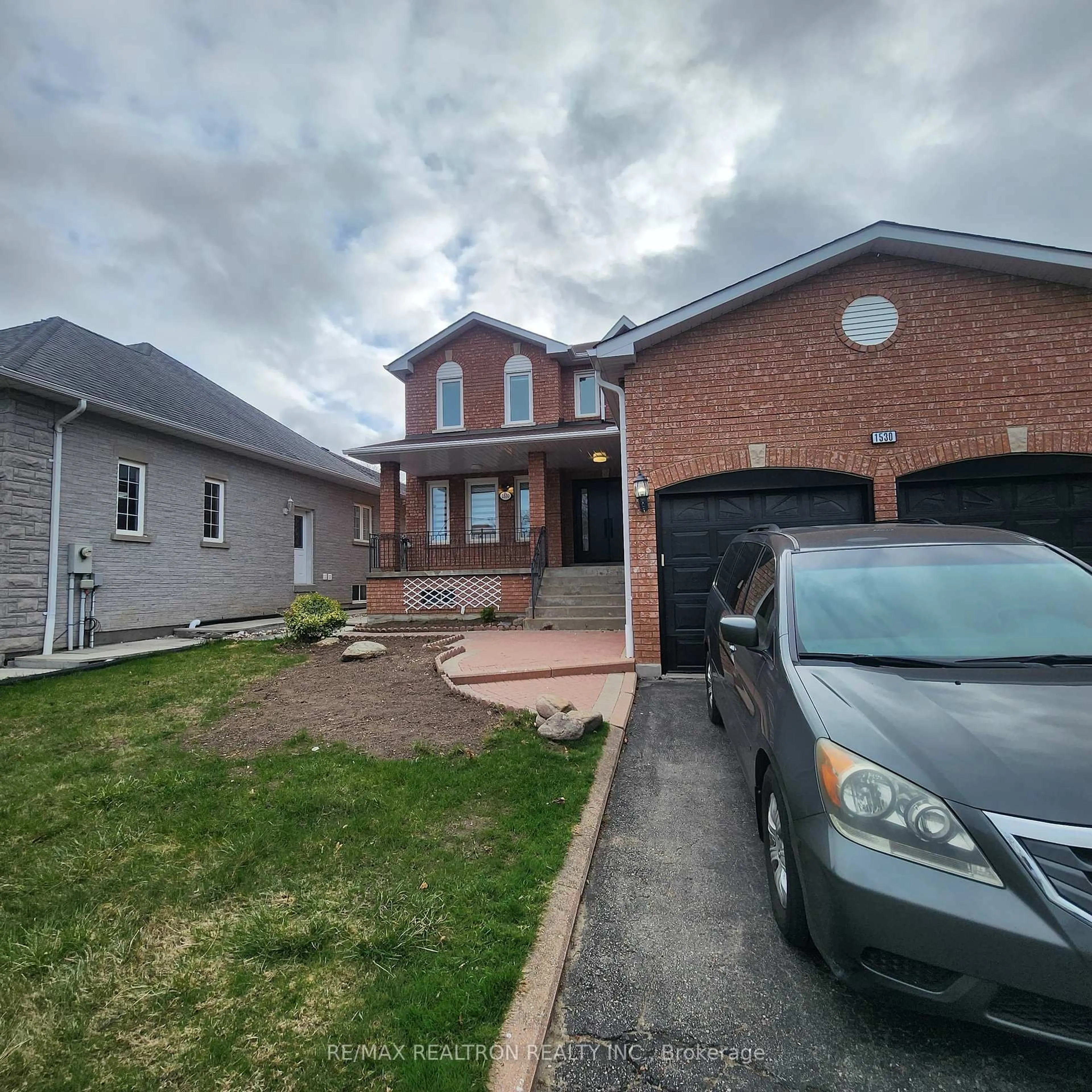 Home with brick exterior material, street for 1530 Oakburn St, Pickering Ontario L1V 6N4