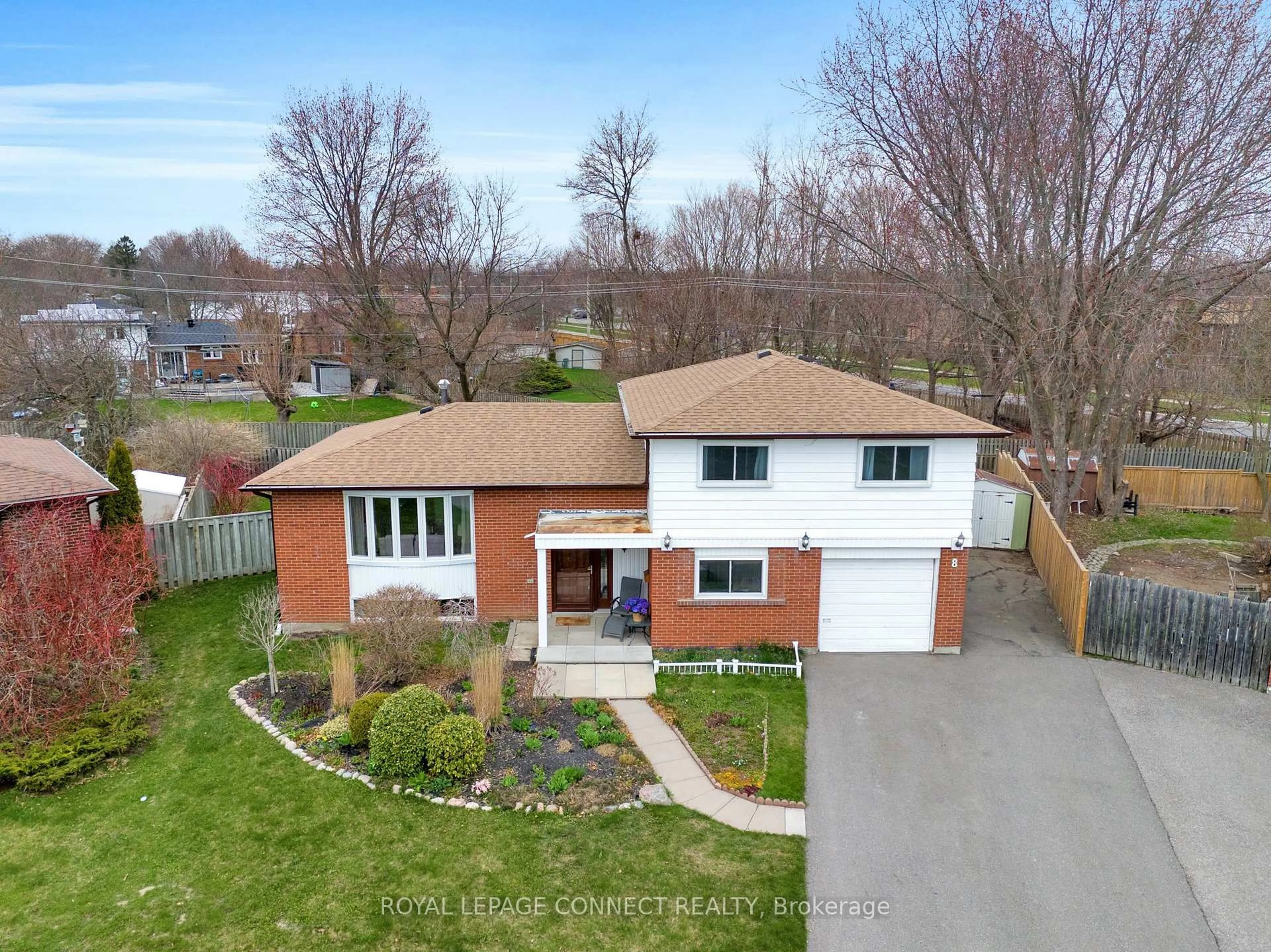 A pic from outside/outdoor area/front of a property/back of a property/a pic from drone, street for 8 Graham Crt, Ajax Ontario L1S 1H6