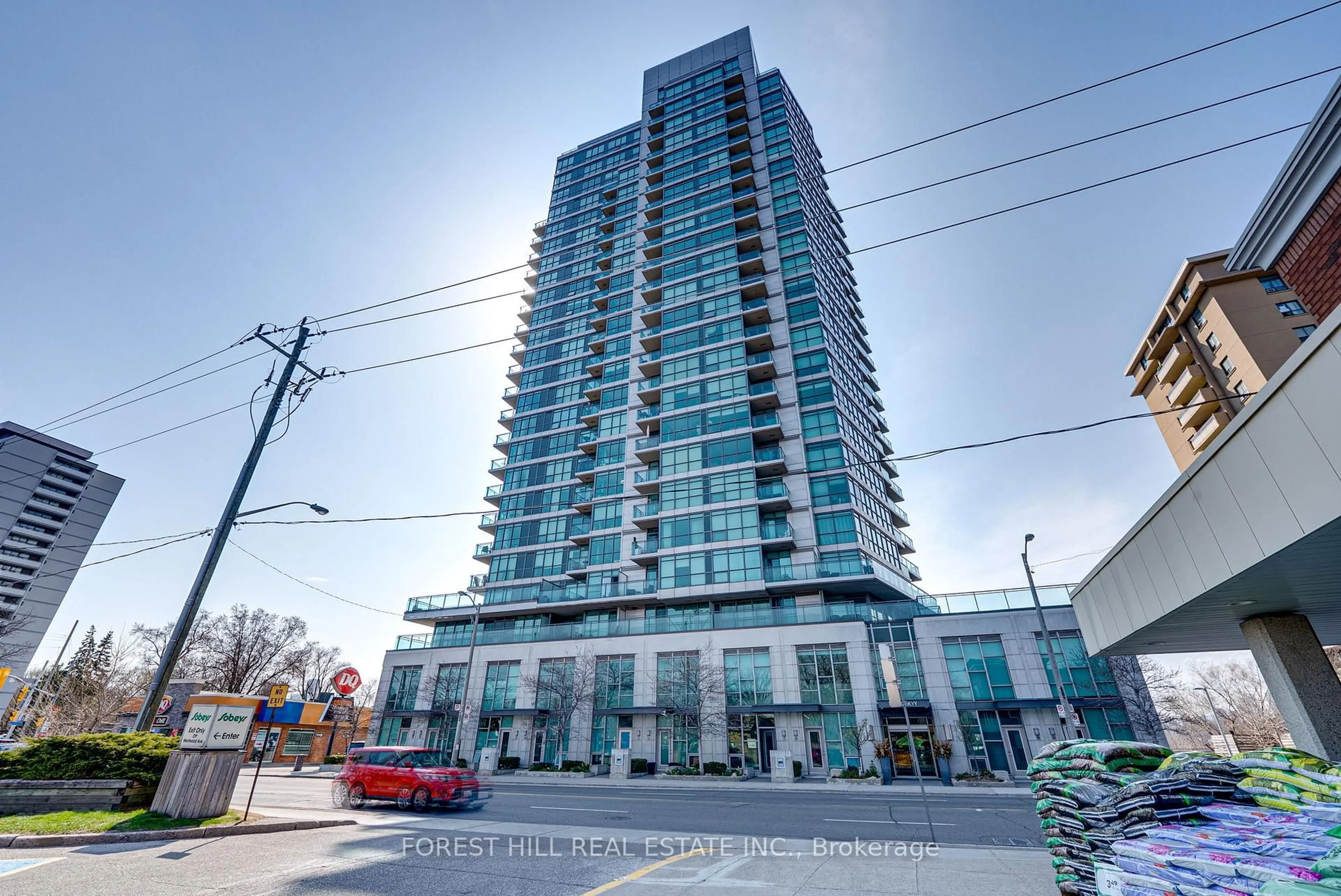 Indoor foyer for 1048 Broadview Ave #1703, Toronto Ontario M4K 2B8