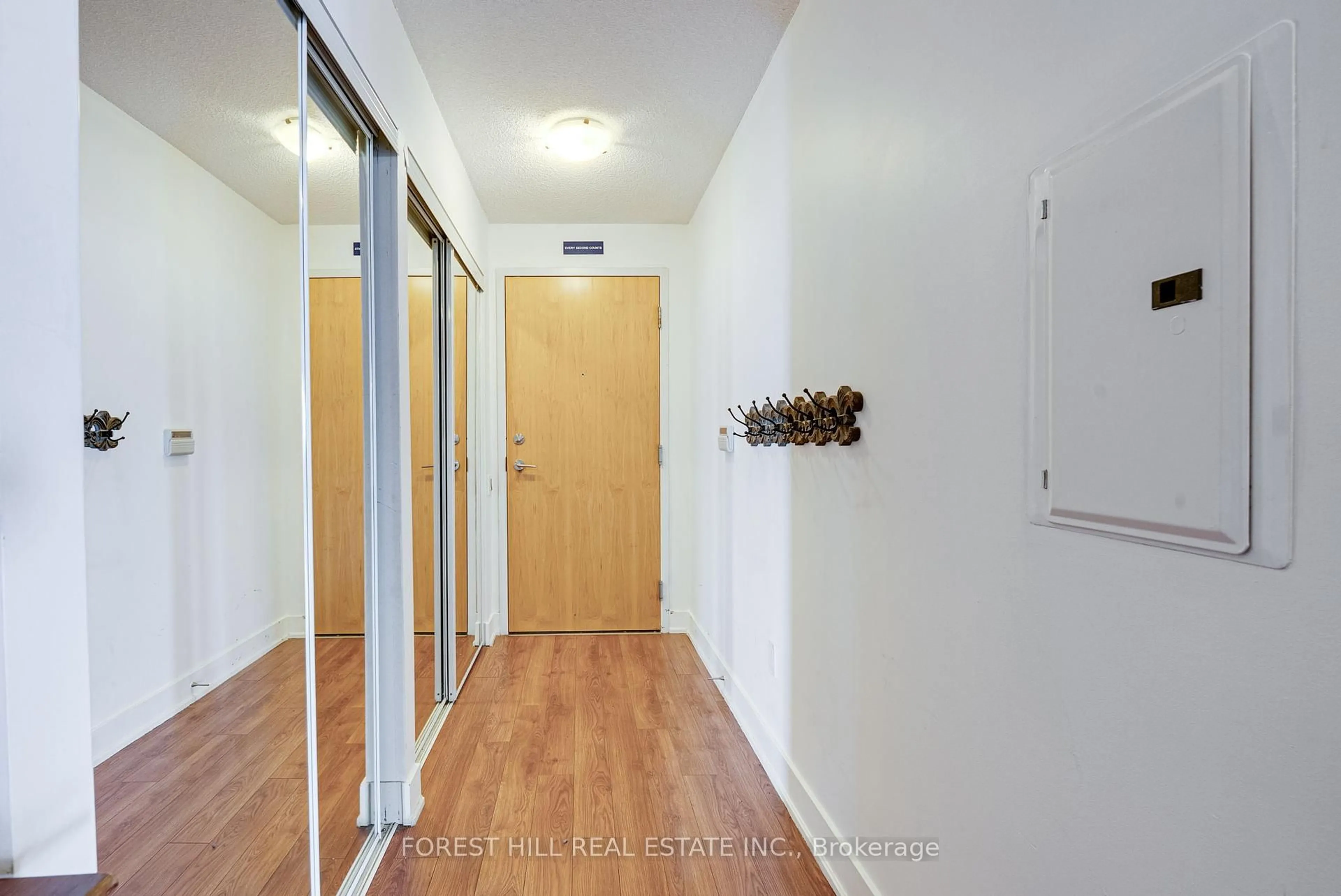 Unknown for 1048 Broadview Ave #1703, Toronto Ontario M4K 2B8