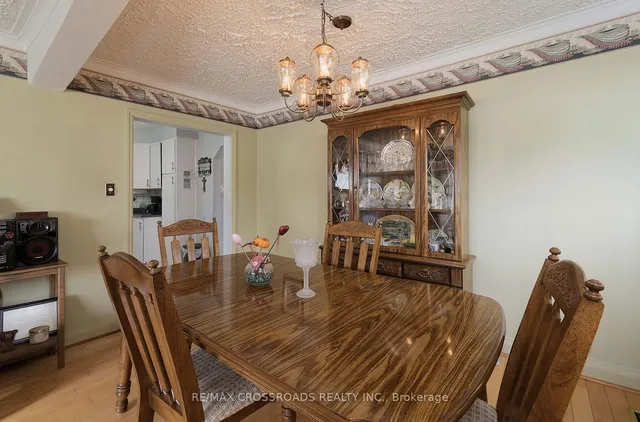 Additional property image - 1310 Victoria Park Ave