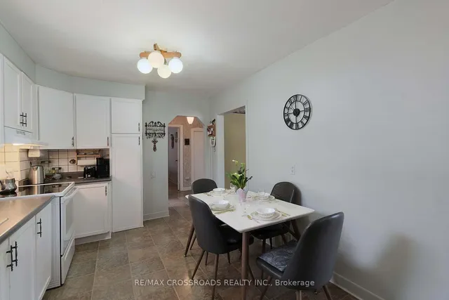 Additional property image - 1310 Victoria Park Ave
