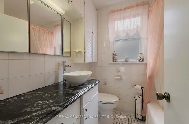 Additional property image - 1310 Victoria Park Ave