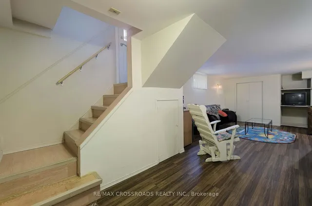 Additional property image - 1310 Victoria Park Ave
