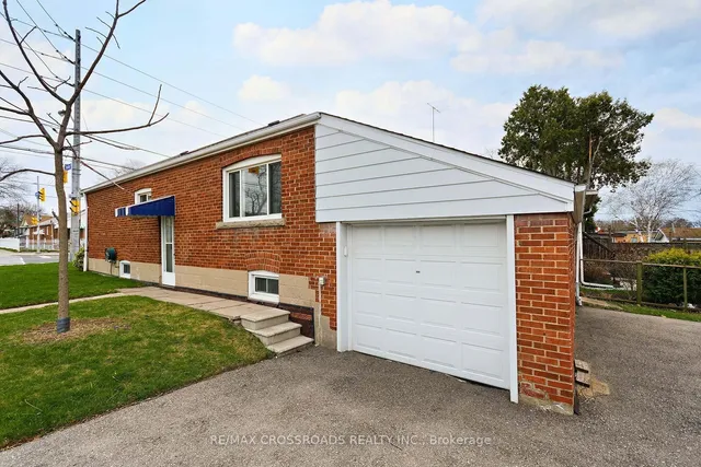 Additional property image - 1310 Victoria Park Ave