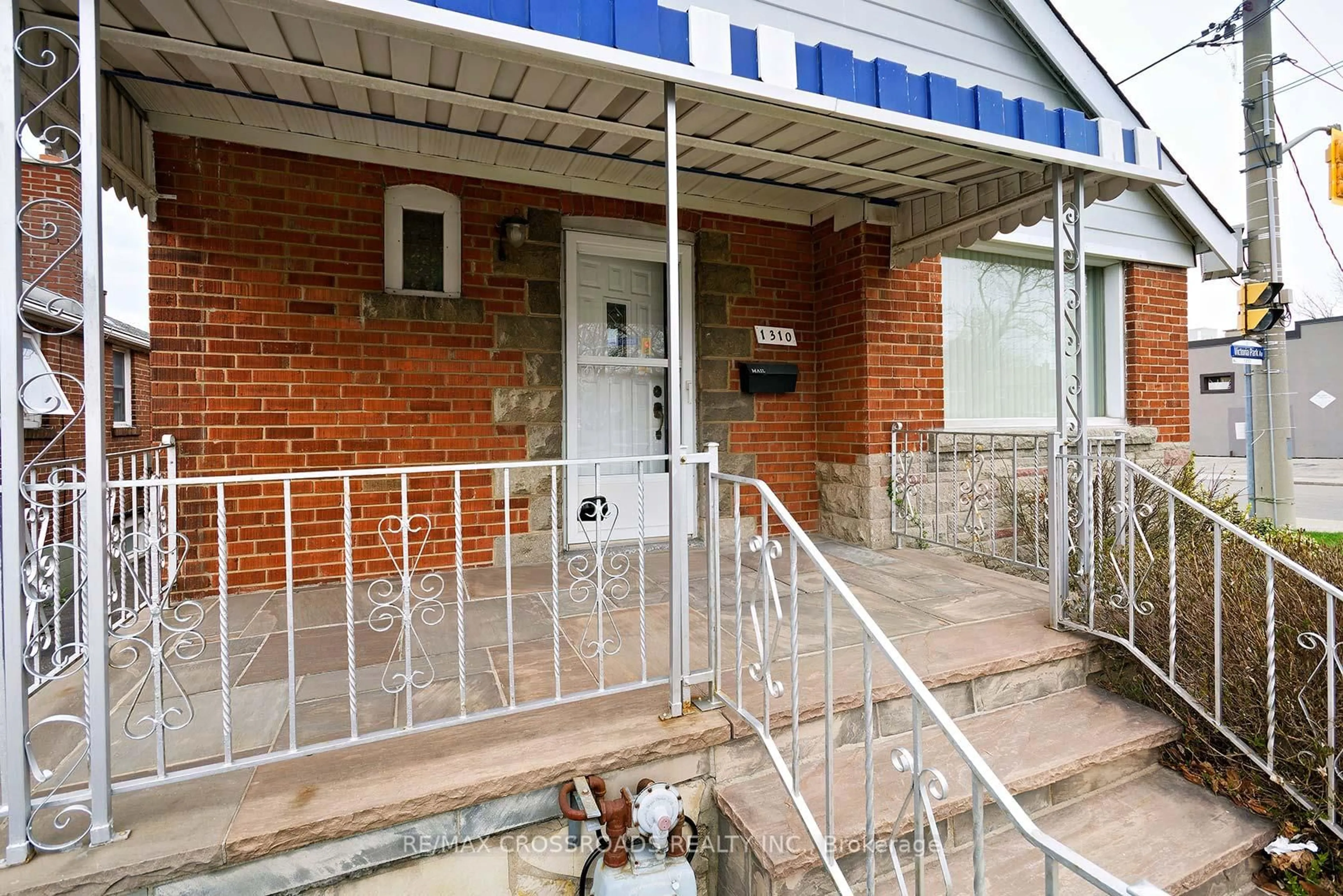 Unknown for 1310 Victoria Park Ave, Toronto Ontario M4B 2L2