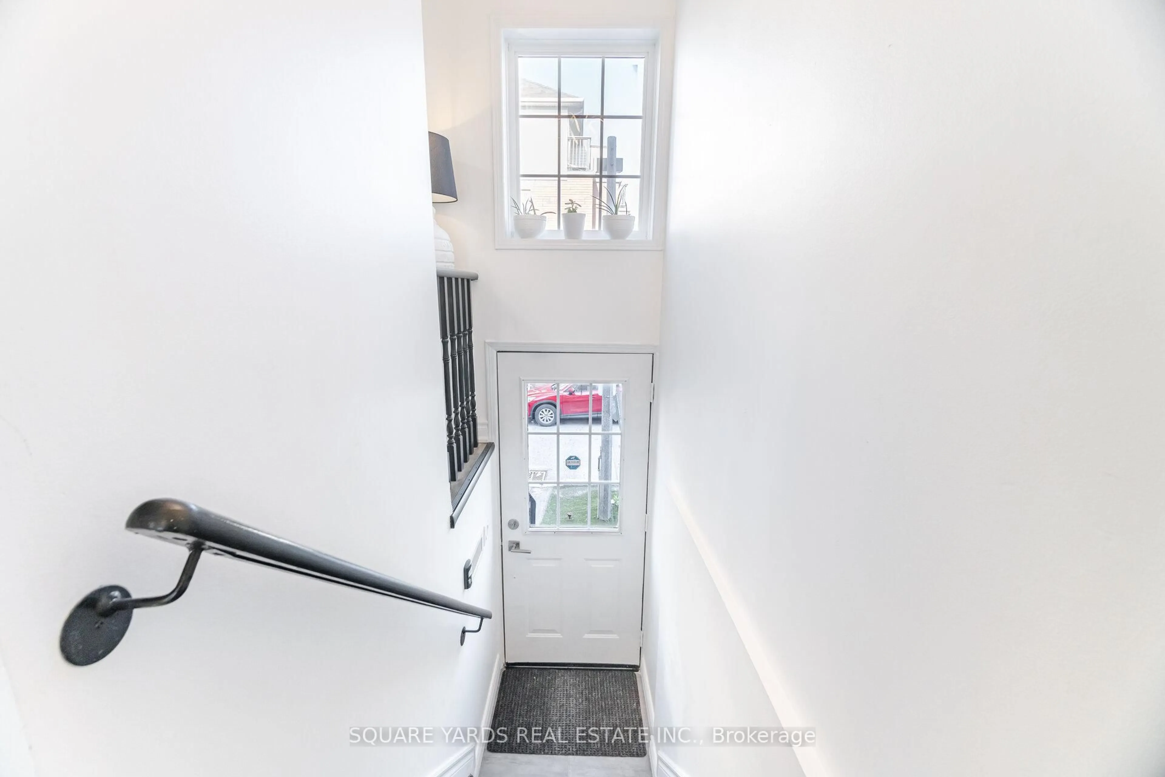 Indoor entryway for 189 Galloway Rd #10, Toronto Ontario M1E 5H3