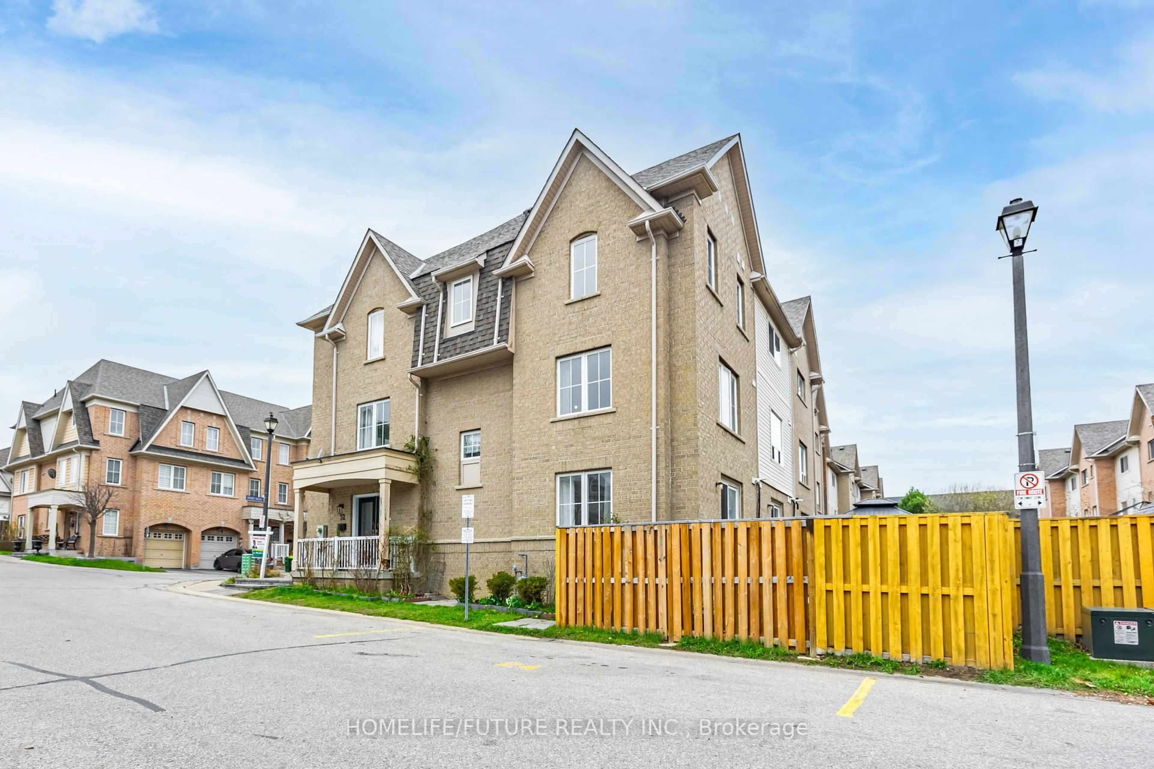 Unknown for 52 Kiriakou St #58, Toronto Ontario M1P 5H3