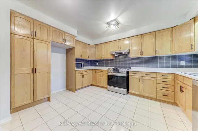 Additional property image - 17 Plumrose Blvd