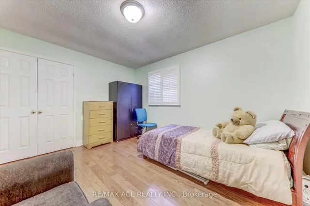 Additional property image - 17 Plumrose Blvd