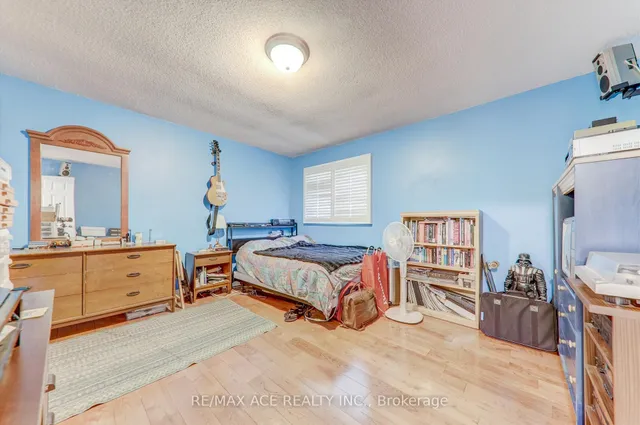 Additional property image - 17 Plumrose Blvd