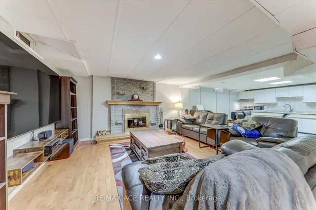 Additional property image - 17 Plumrose Blvd