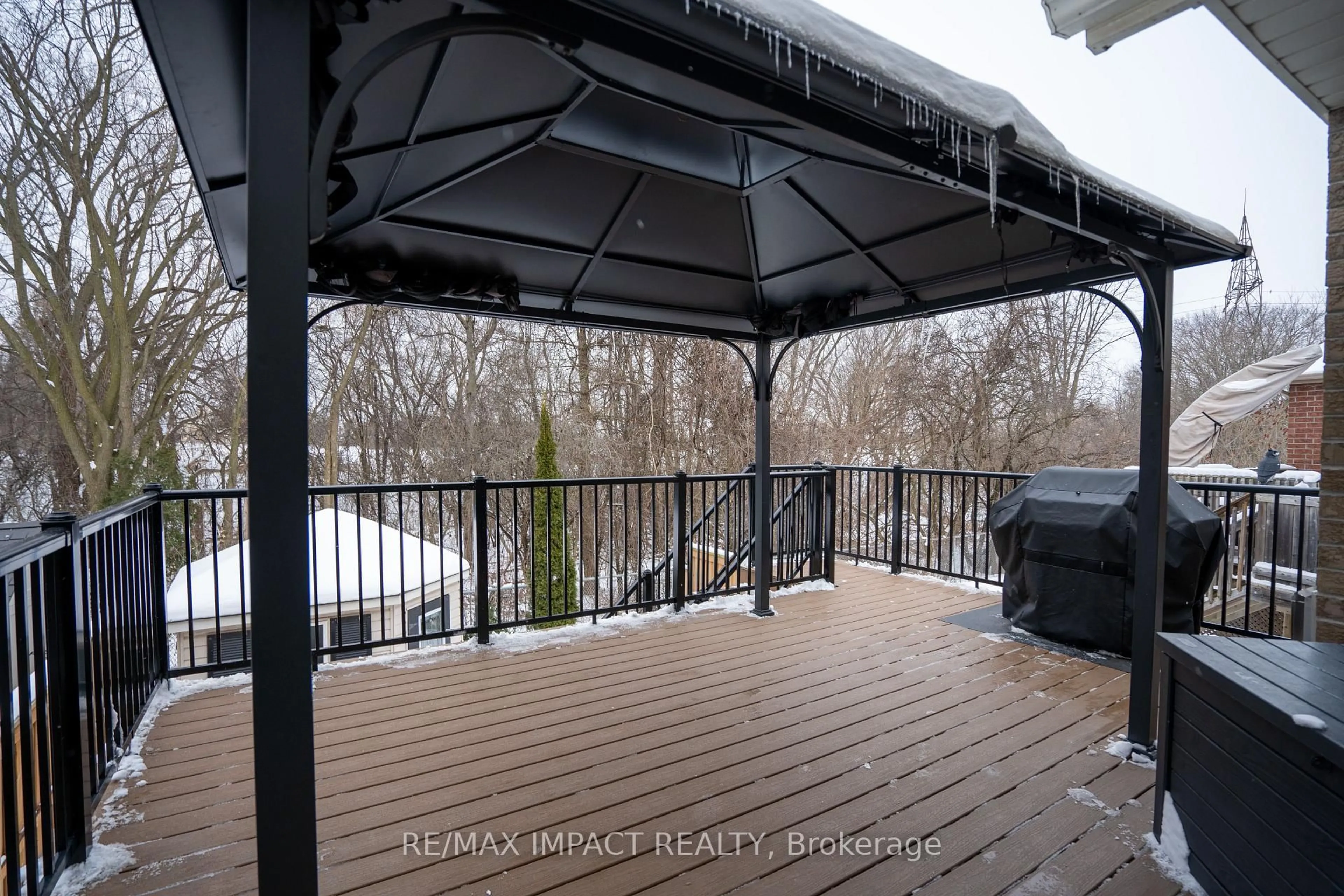 Patio, water/lake/river/ocean view for 1609 Northfield Ave, Oshawa Ontario L1K 0K9